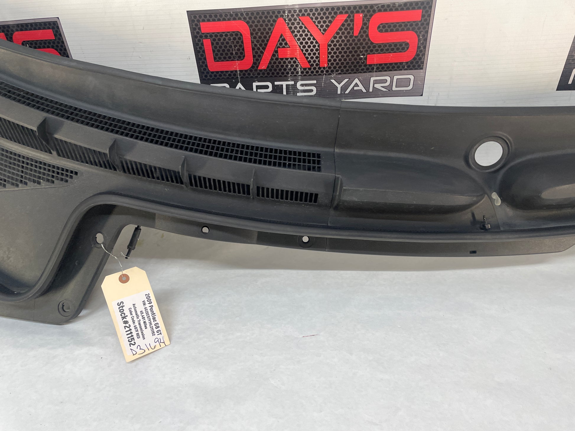2009 Pontiac G8 GT Complete Windshield Wiper Cowl Grille Trim Vent Panel OEM - Day's Parts Yard