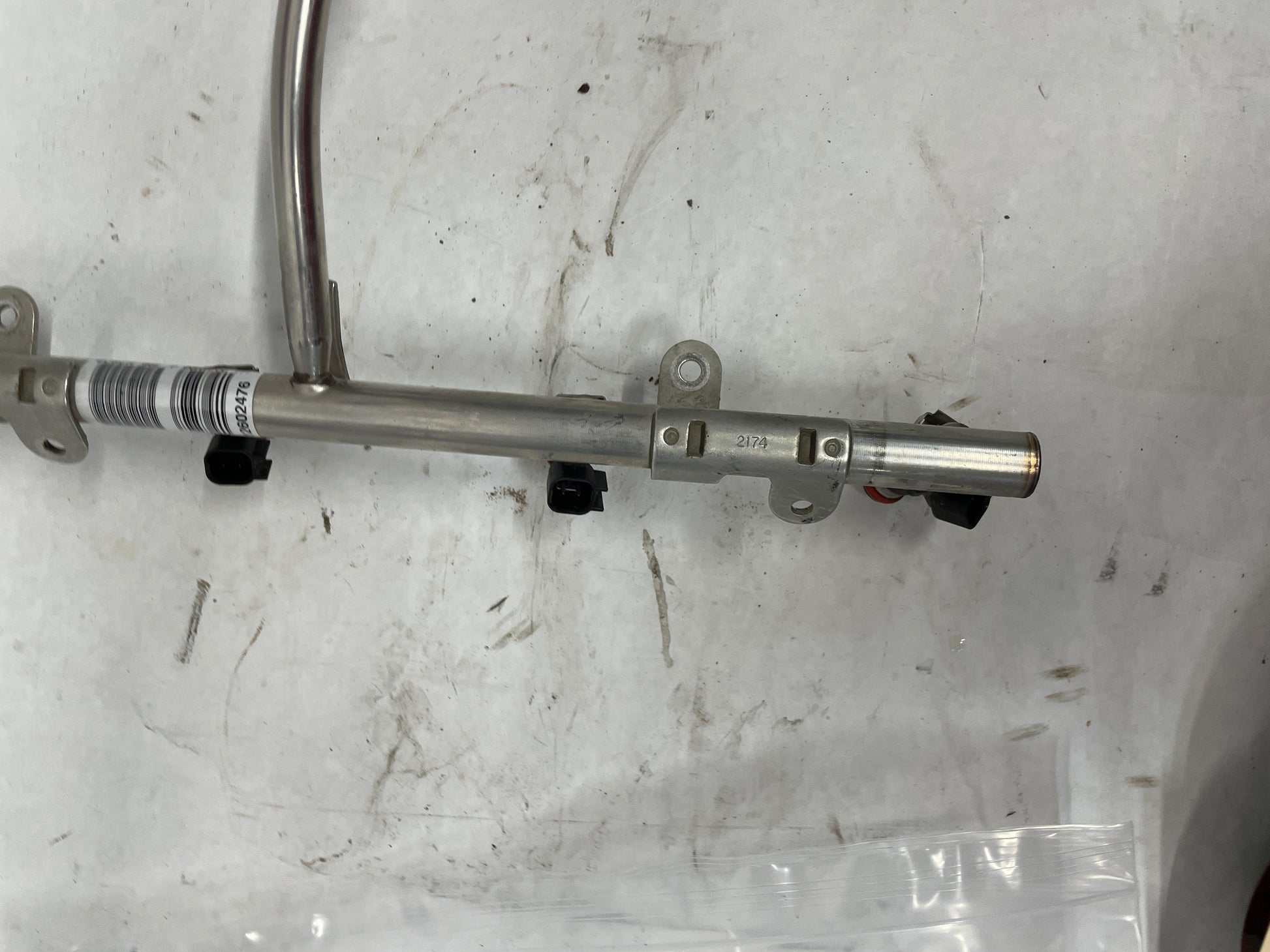 2008 Chevy Corvette Fuel Injection Rail w/ Injectors OEM - Day's Parts Yard