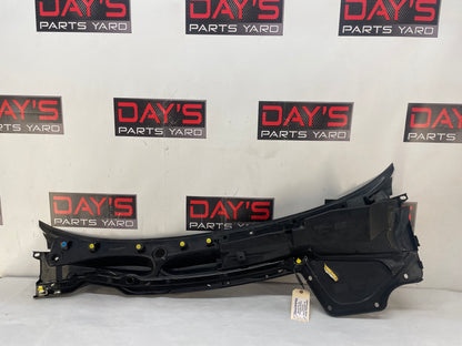 2009 Pontiac G8 GT Complete Windshield Wiper Cowl Grille Trim Vent Panel OEM - Day's Parts Yard