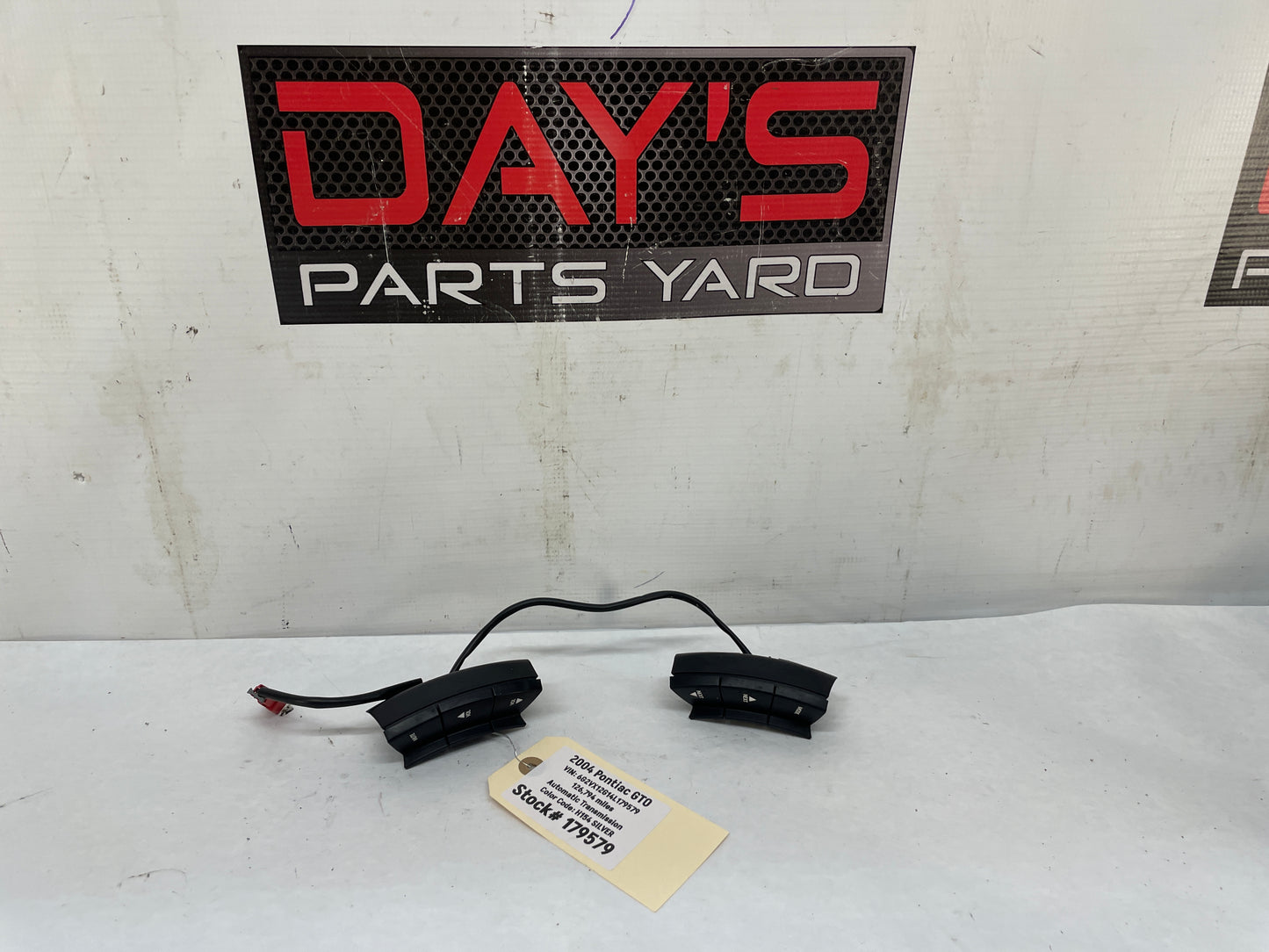 2004 Pontiac GTO Steering Wheel Radio Control Buttons Switches OEM