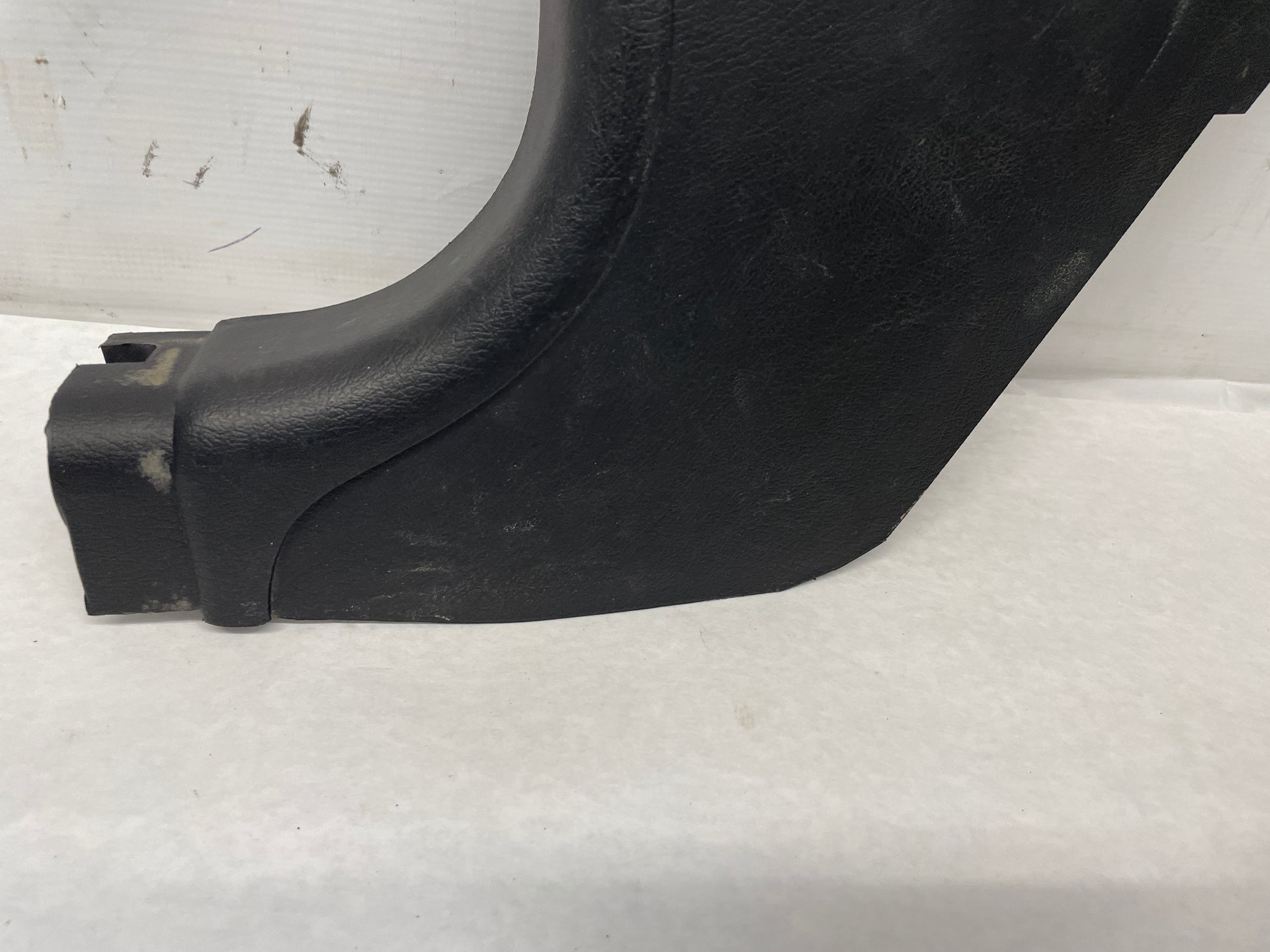 2006 Pontiac GTO LH Driver Interior Foot Well Kick Panel Trim Insert OEM - Day's Parts Yard