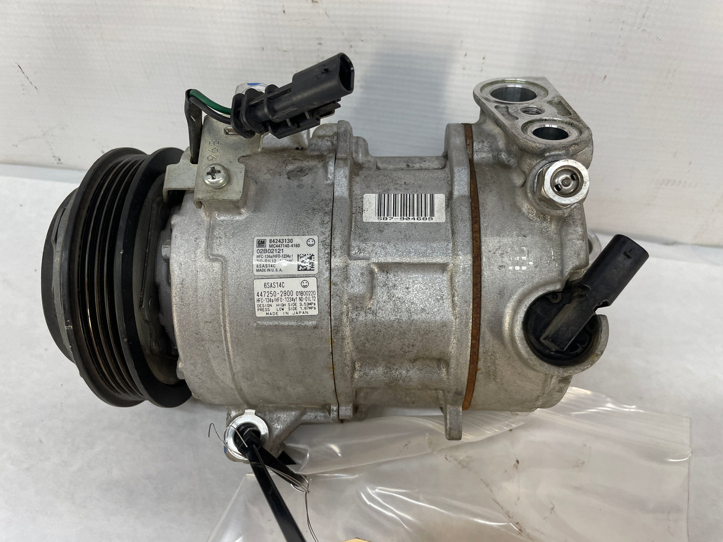 2018 Chevy Camaro ZL1 AC A/C Air Conditioner Compressor w/ Hardware OEM