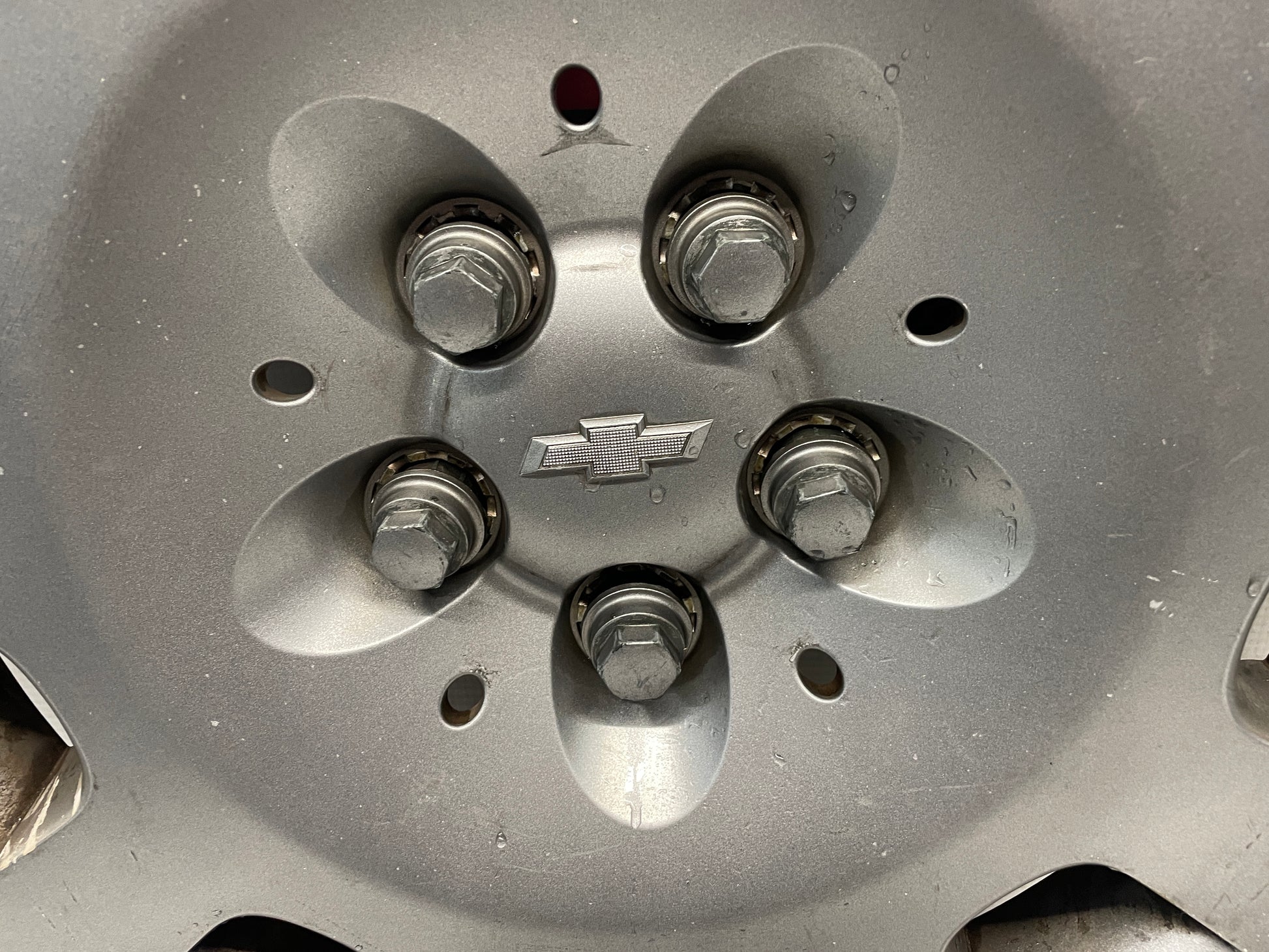 2013 Chevy Caprice Wheel Hub Cap Cover OEM - Day's Parts Yard