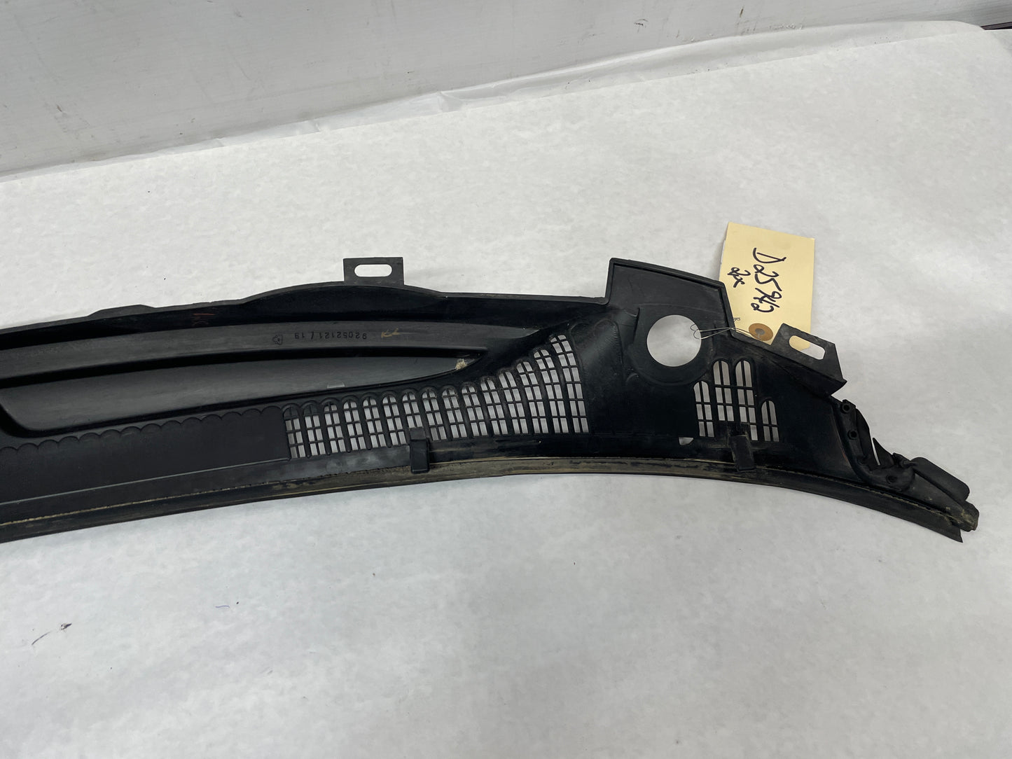 2006 Pontiac 2 PC Windshield Wiper Cowl OEM - Day's Parts Yard