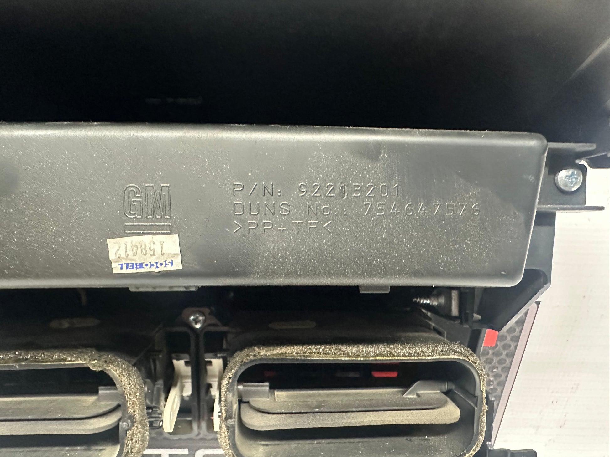 2009 Pontiac G8 GT Center Dash Radio Bezel Speaker Grill OEM - Day's Parts Yard