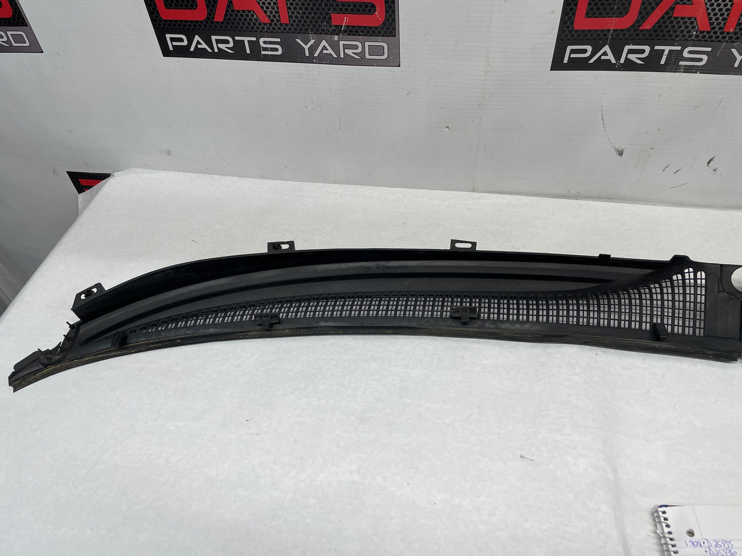 2006 Pontiac 2 PC Windshield Wiper Cowl OEM - Day's Parts Yard