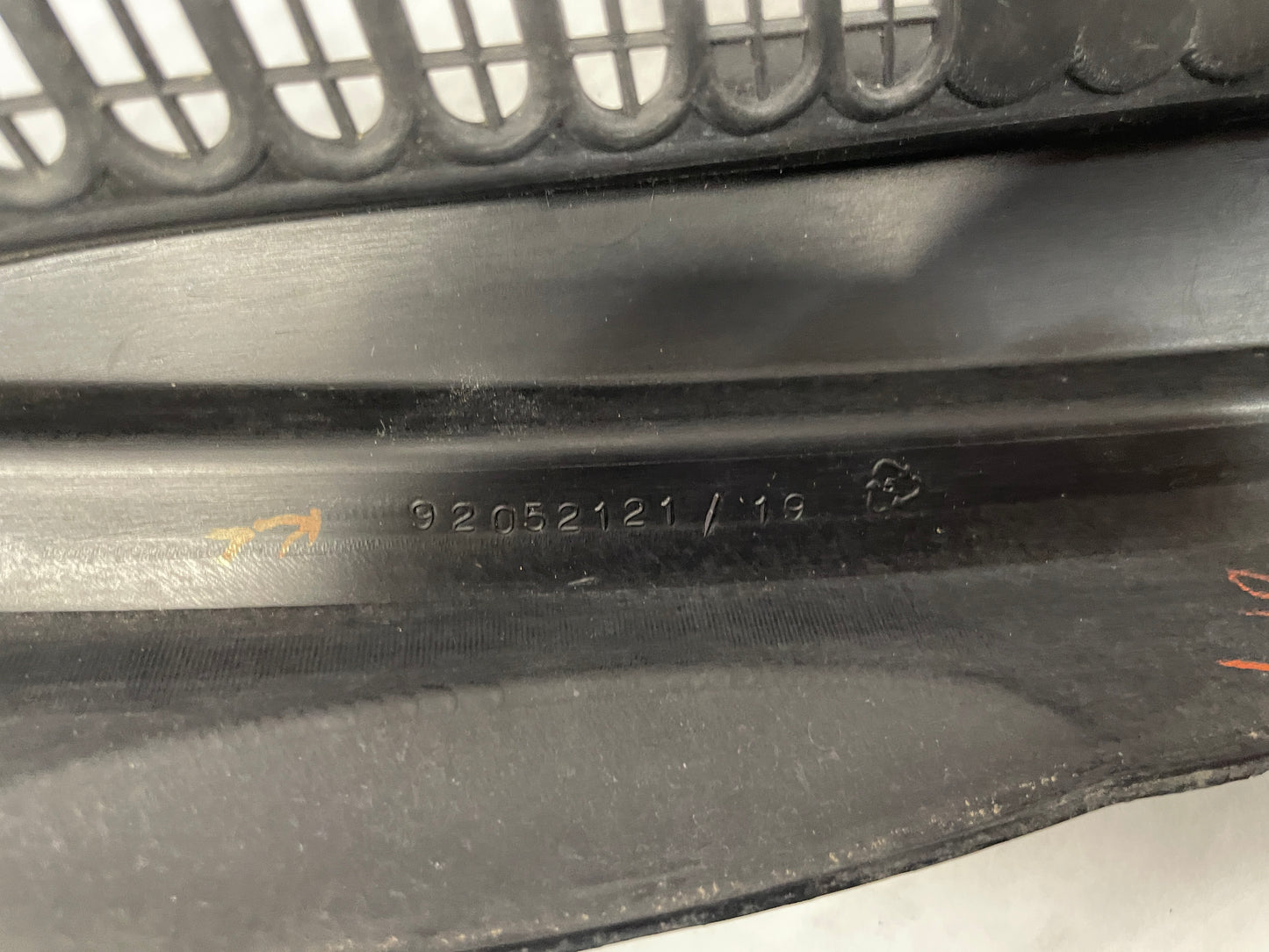 2006 Pontiac 2 PC Windshield Wiper Cowl OEM - Day's Parts Yard