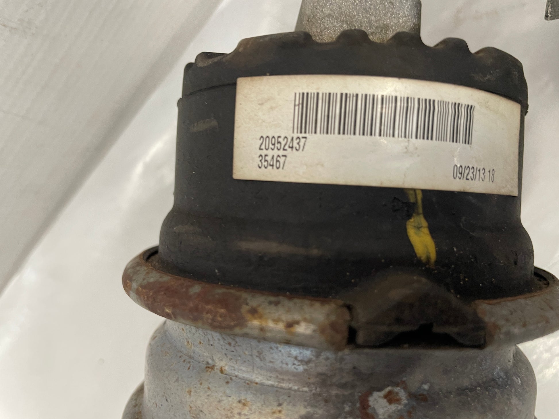 2014 Chevy Camaro ZL1 RH & LH Engine Motor Mounts OEM - Day's Parts Yard