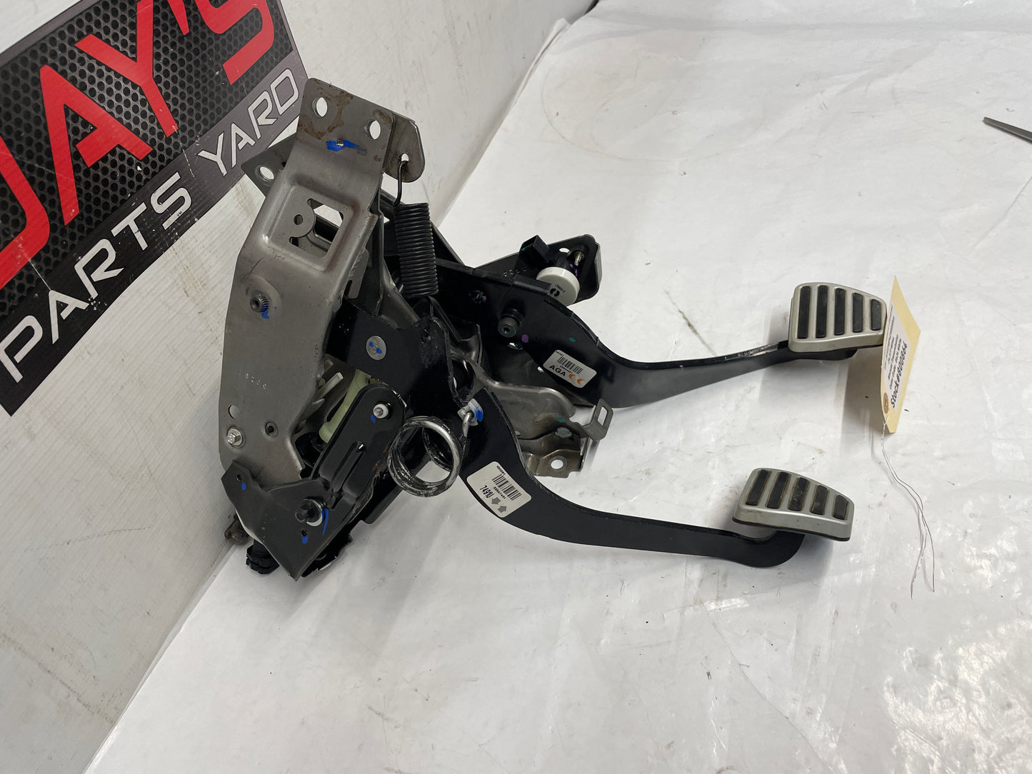 2014 Chevy Camaro ZL1 Manual Transmission Pedal Set Brake & Clutch Assembly OEM - Day's Parts Yard