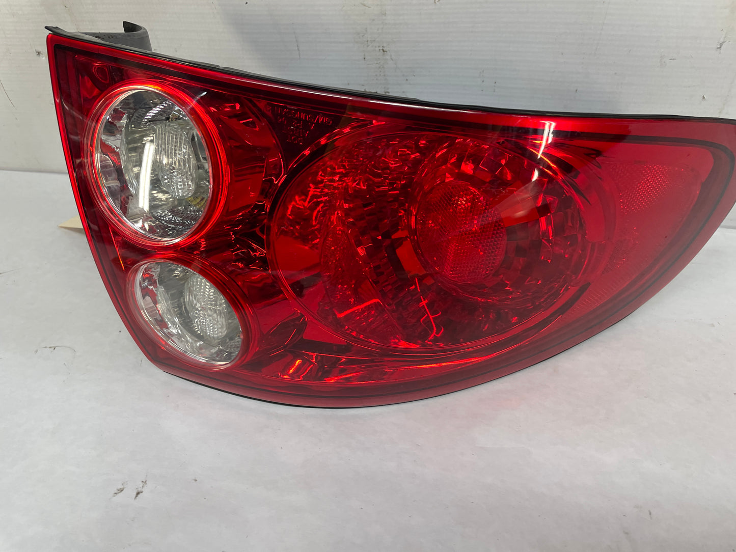2004 Pontiac GTO LH Driver Taillight Tail Light Lamp OEM