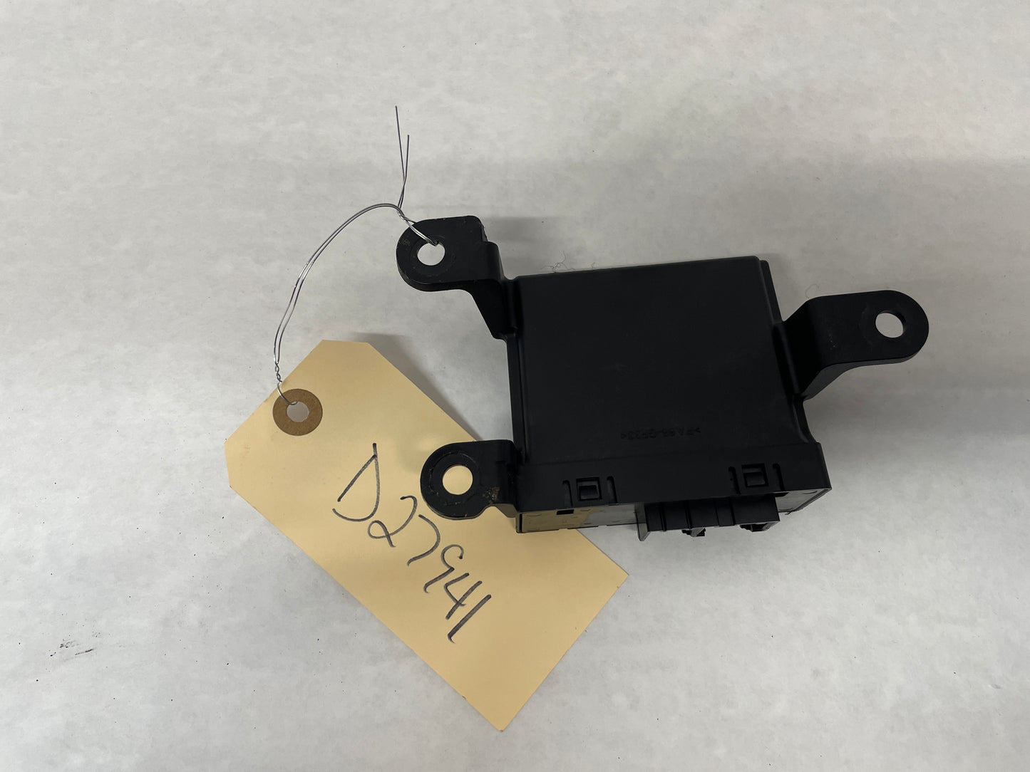 2013 GMC Sierra C1500 SLE Rear Park Assist Module  OEM - Day's Parts Yard