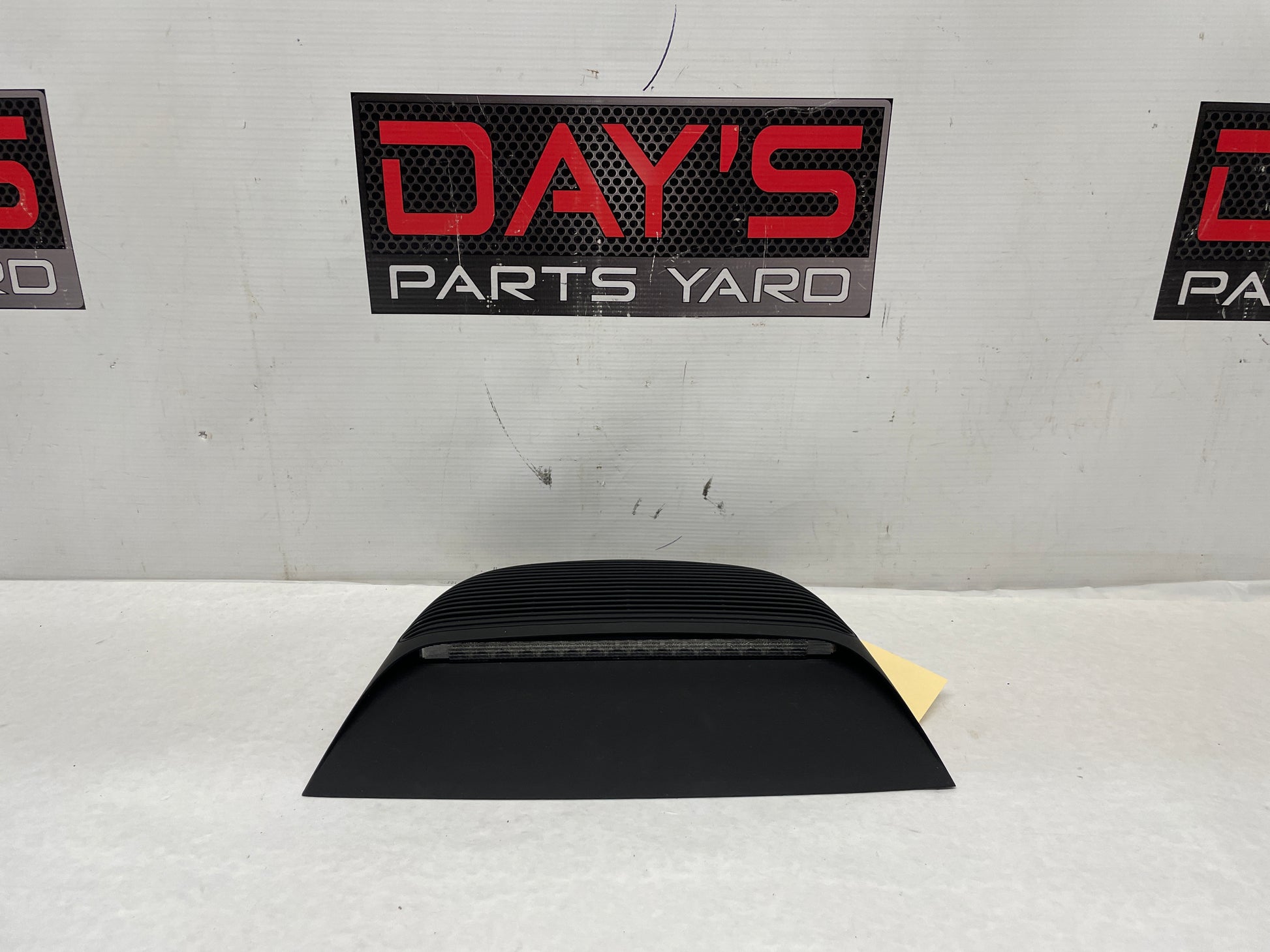 2006 Pontiac GTO 3rd Third Brake Taillight Light Lamp High Mount OEM - Day's Parts Yard