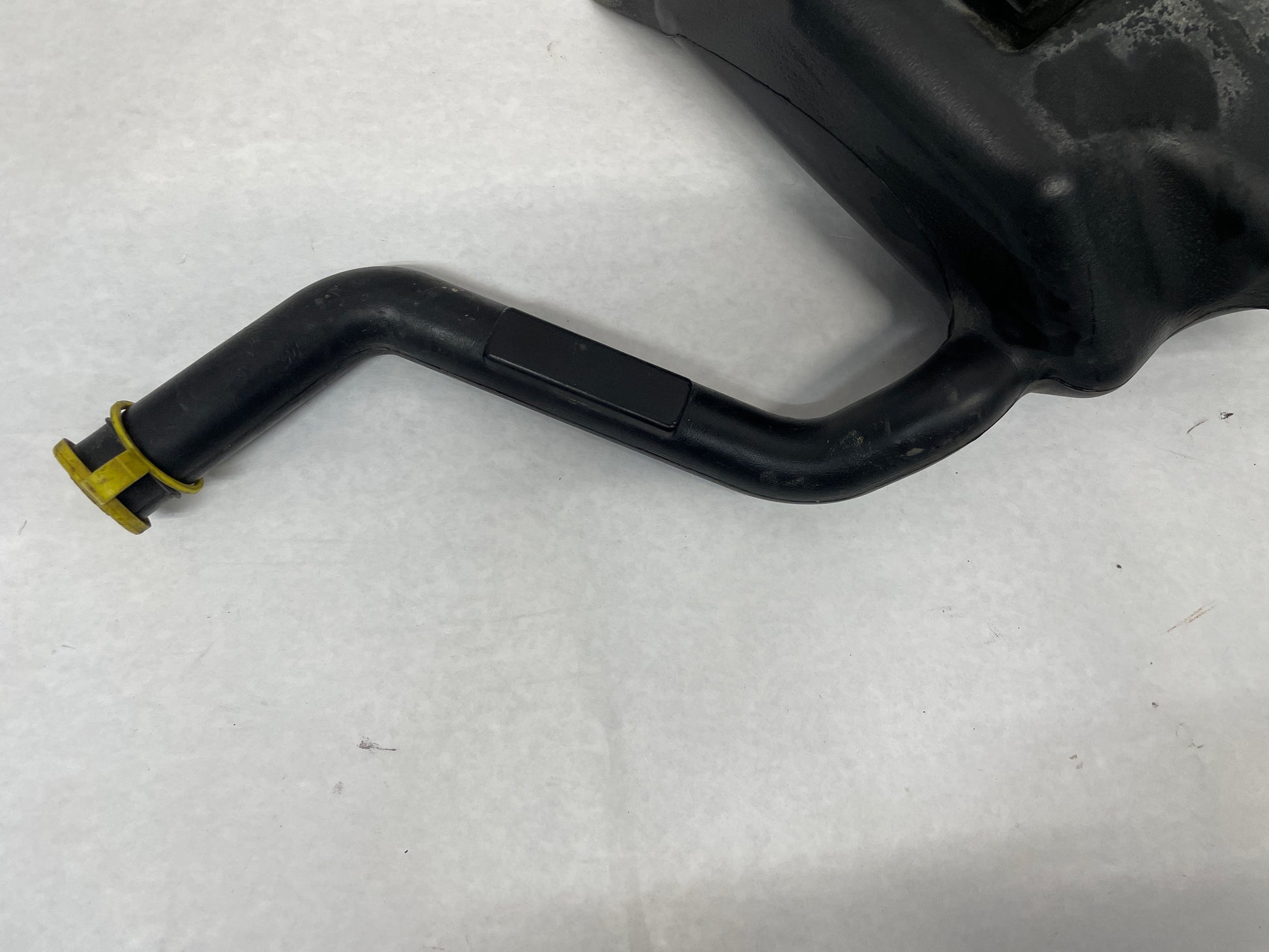 2006 Pontiac GTO Windshield Washer Pump Reservoir Tank Bottle OEM - Day's Parts Yard