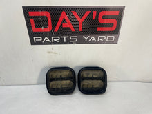 2009 Pontiac G8 GT RH Passenger Rear Positive Air Vent OEM - Day's Parts Yard