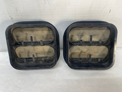 2009 Pontiac G8 GT RH Passenger Rear Positive Air Vent OEM - Day's Parts Yard