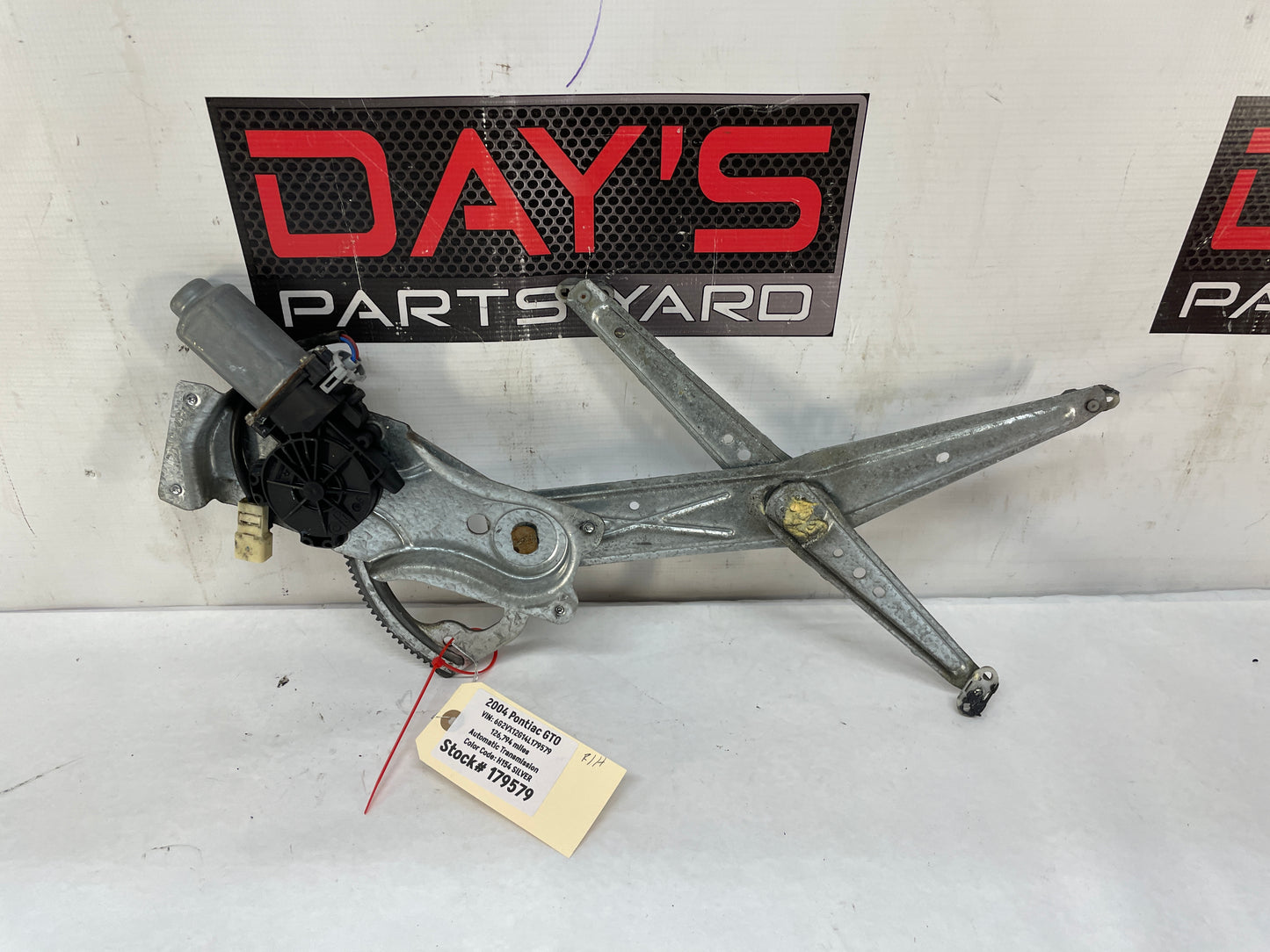 2004 Pontiac GTO RH Passenger Window Regulator w/ Motor OEM