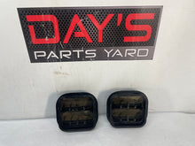 2009 Pontiac G8 GT LH Driver Rear Positive Air Vent OEM - Day's Parts Yard