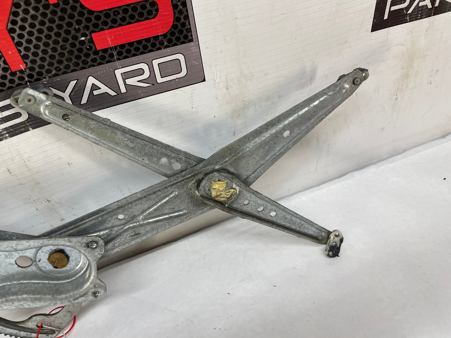 2004 Pontiac GTO RH Passenger Window Regulator w/ Motor OEM