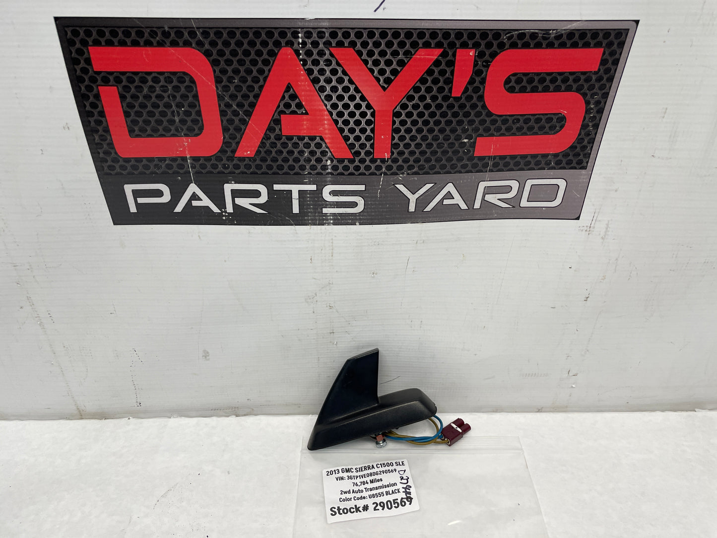 2013 GMC Sierra C1500 SLE GPS Map Radio Module Shark Fin Antenna OEM - Day's Parts Yard