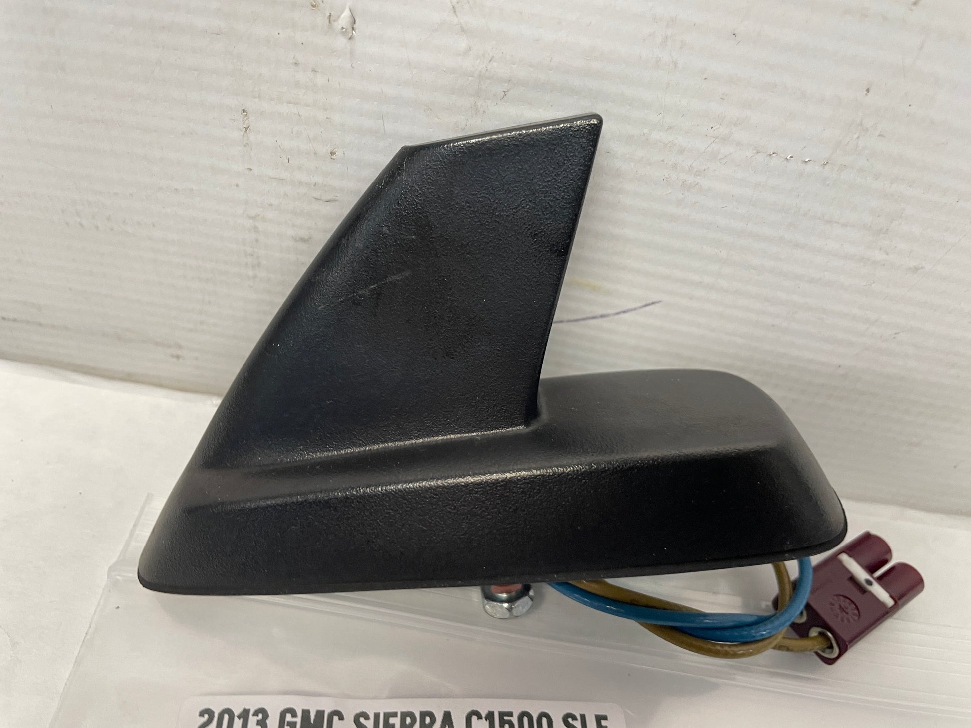 2013 GMC Sierra C1500 SLE GPS Map Radio Module Shark Fin Antenna OEM - Day's Parts Yard