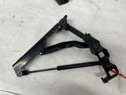 2008 Chevy Corvette RH & LH Trunk Hinges OEM - Day's Parts Yard