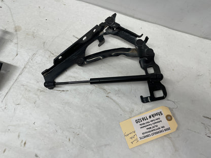 2008 Chevy Corvette RH & LH Trunk Hinges OEM - Day's Parts Yard