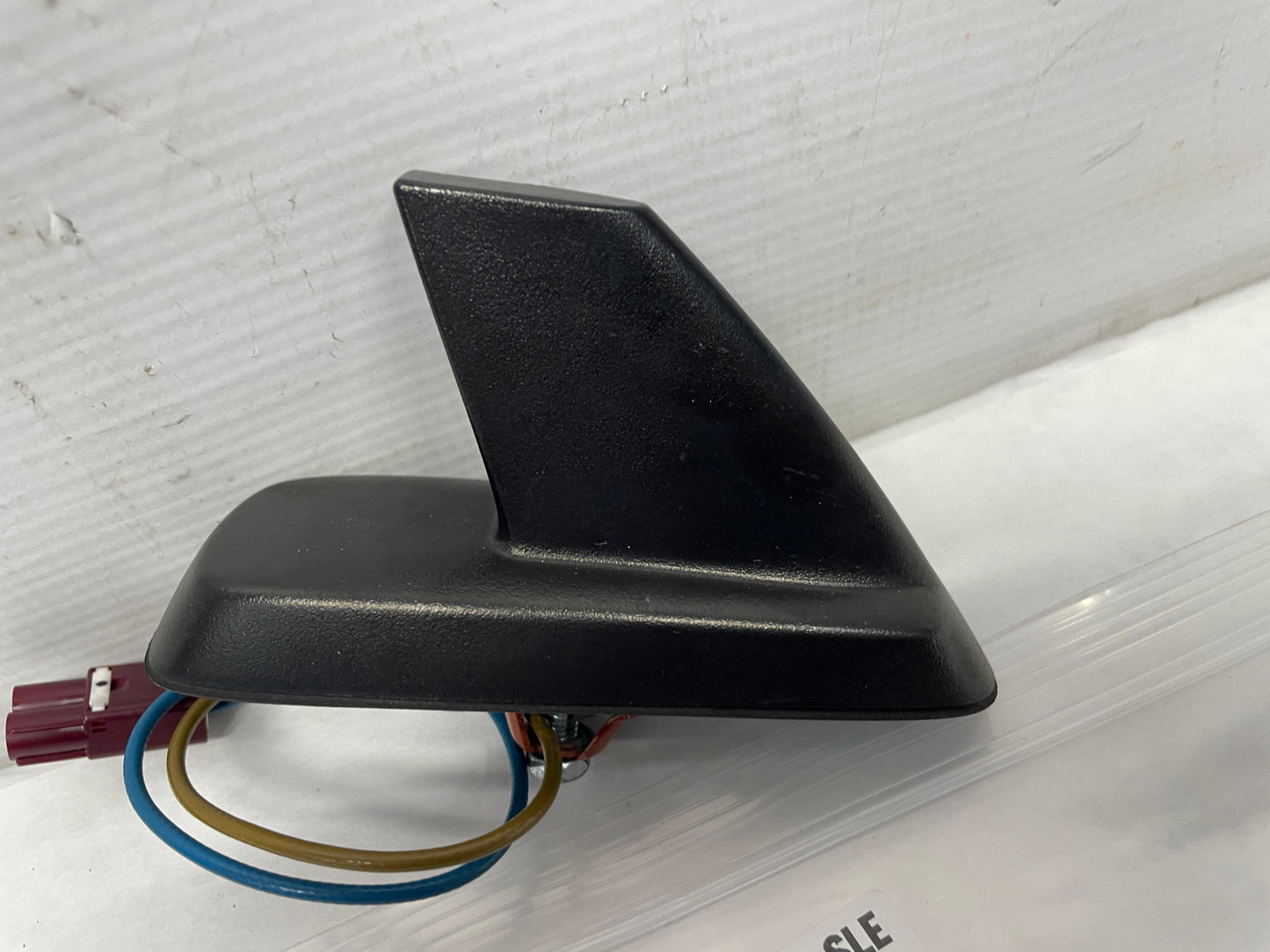 2013 GMC Sierra C1500 SLE GPS Map Radio Module Shark Fin Antenna OEM - Day's Parts Yard