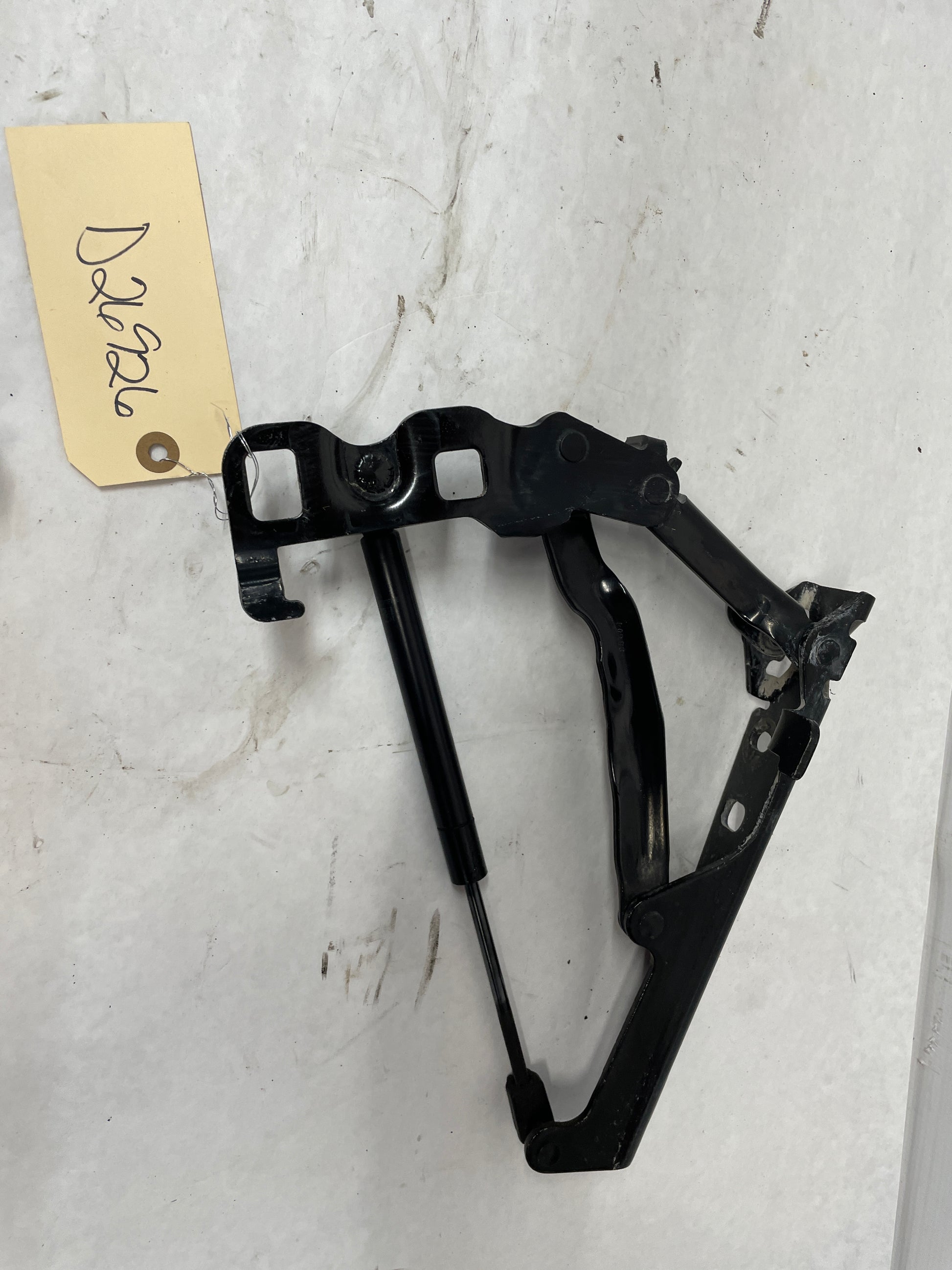 2008 Chevy Corvette RH & LH Trunk Hinges OEM - Day's Parts Yard