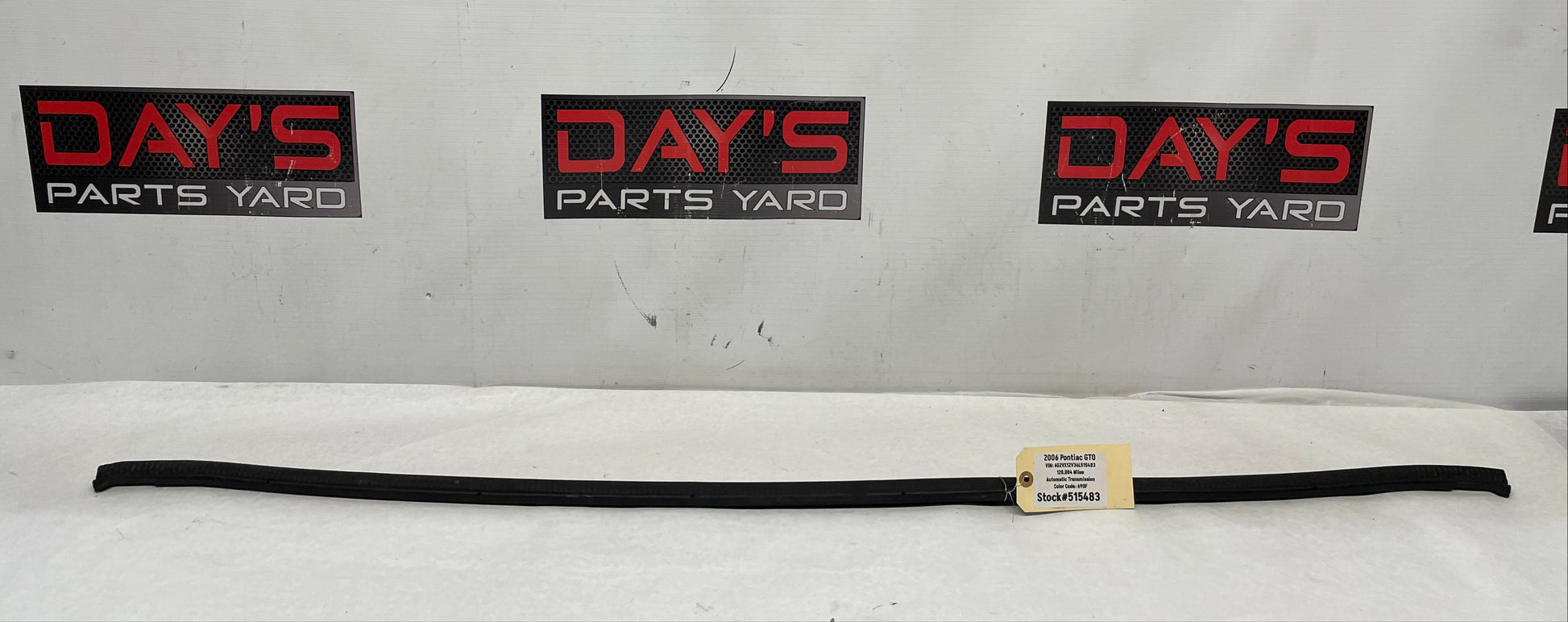 2006 Pontiac GTO  Wiper Cowl Rubber Weather Strip Seal OEM - Day's Parts Yard