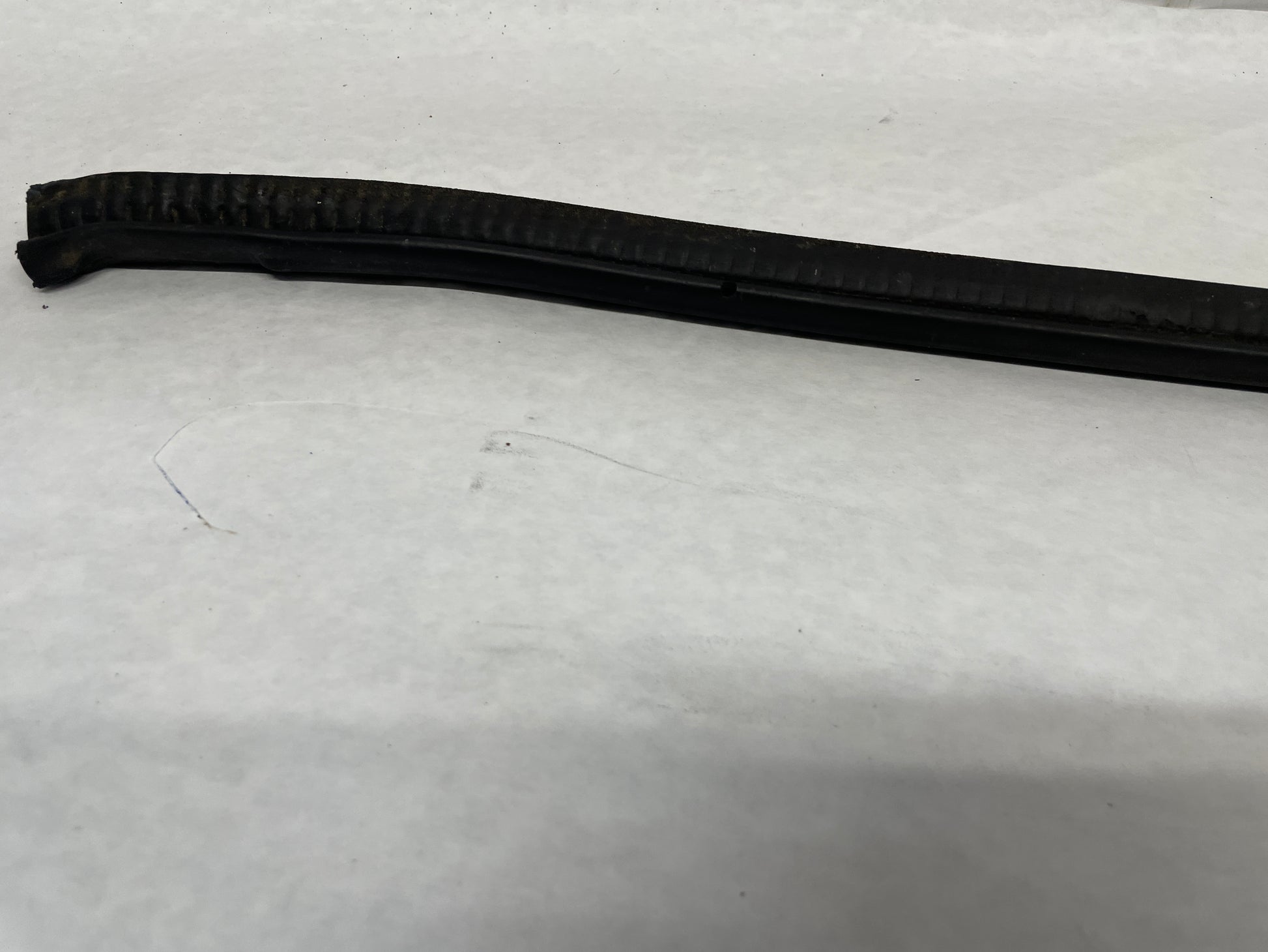 2006 Pontiac GTO  Wiper Cowl Rubber Weather Strip Seal OEM - Day's Parts Yard