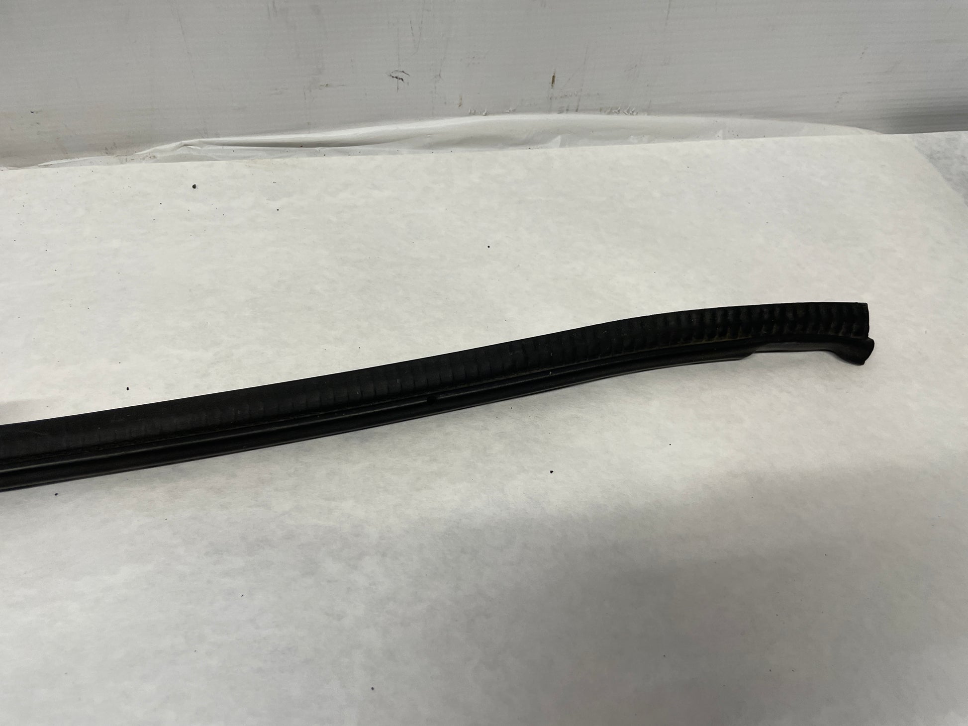 2006 Pontiac GTO  Wiper Cowl Rubber Weather Strip Seal OEM - Day's Parts Yard