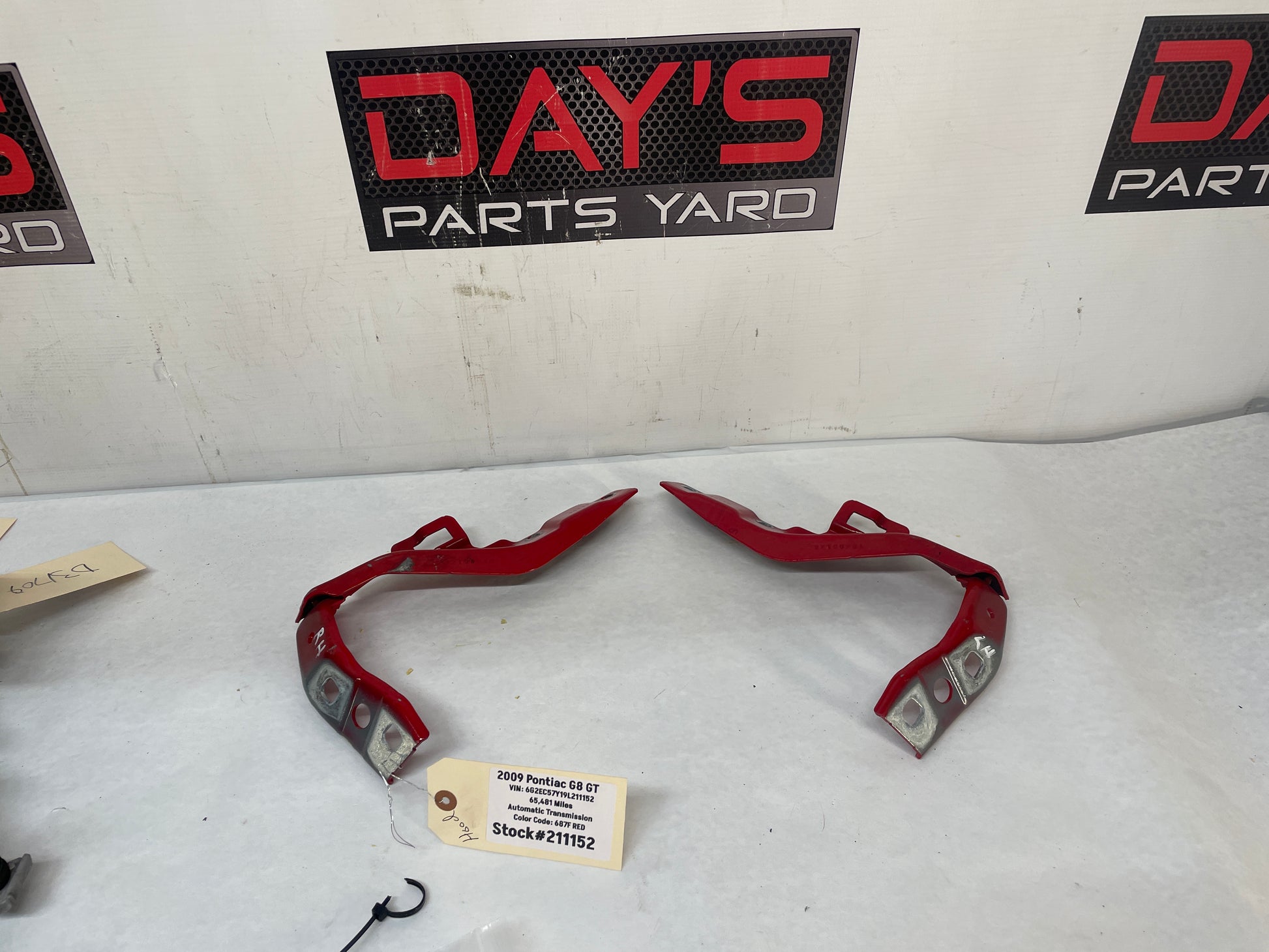 2009 Pontiac G8 GT RH & LH Hood Hinges OEM - Day's Parts Yard