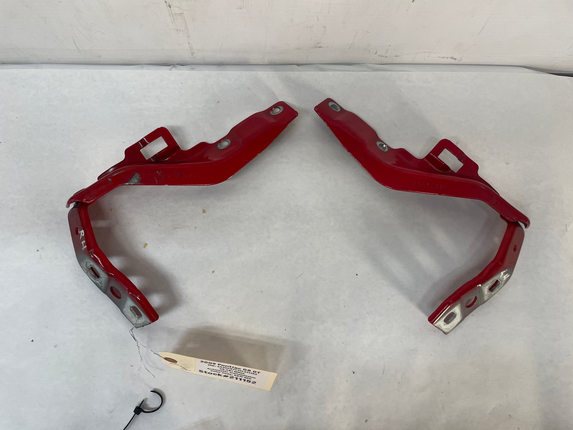 2009 Pontiac G8 GT RH & LH Hood Hinges OEM - Day's Parts Yard