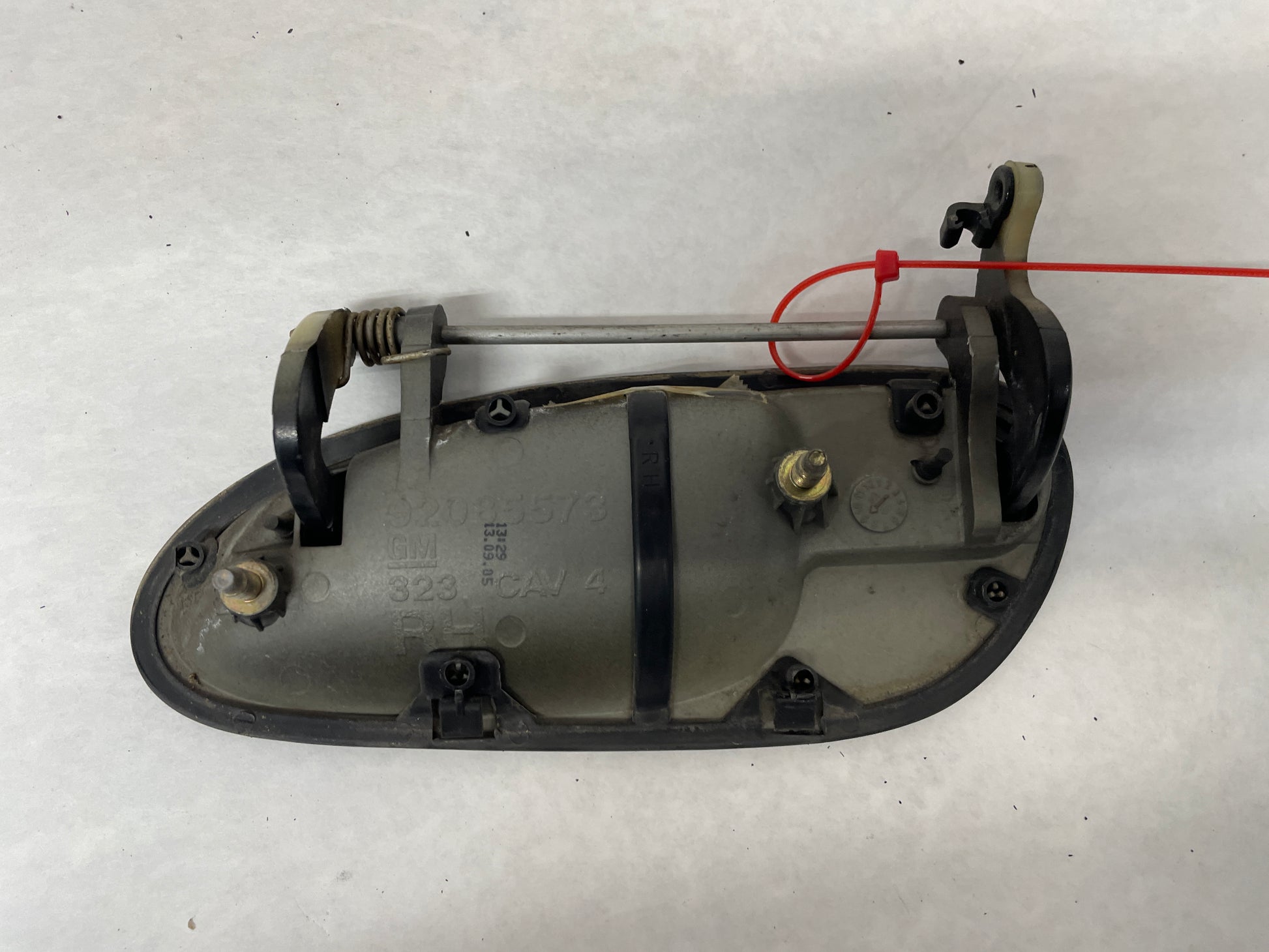 2006 Pontiac GTO RH Passenger Exterior Door Handle OEM - Day's Parts Yard