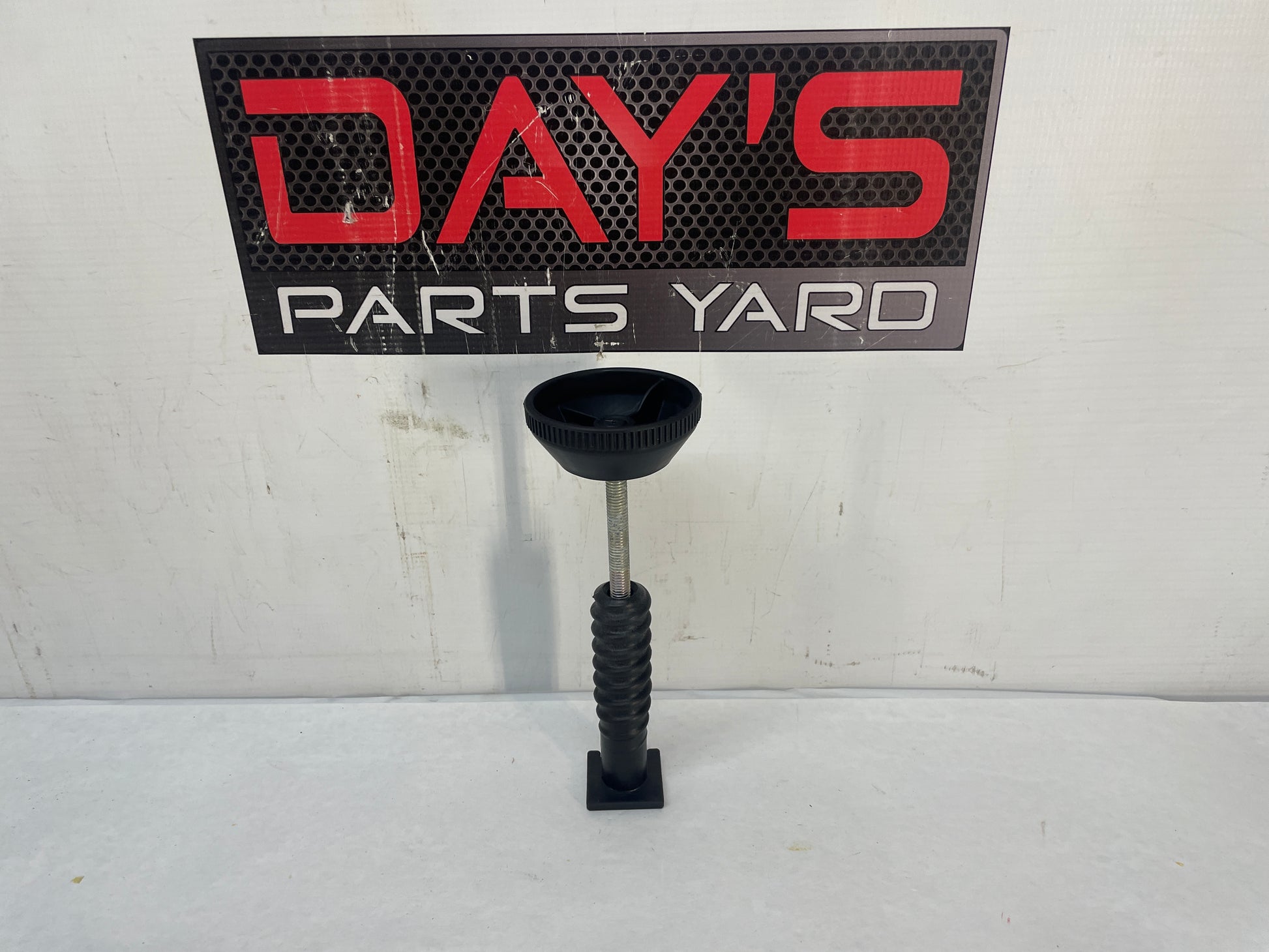 2009 Pontiac G8 GT Spare Wheel Stowage Retainer Nut Screw Bolt Stud OEM - Day's Parts Yard