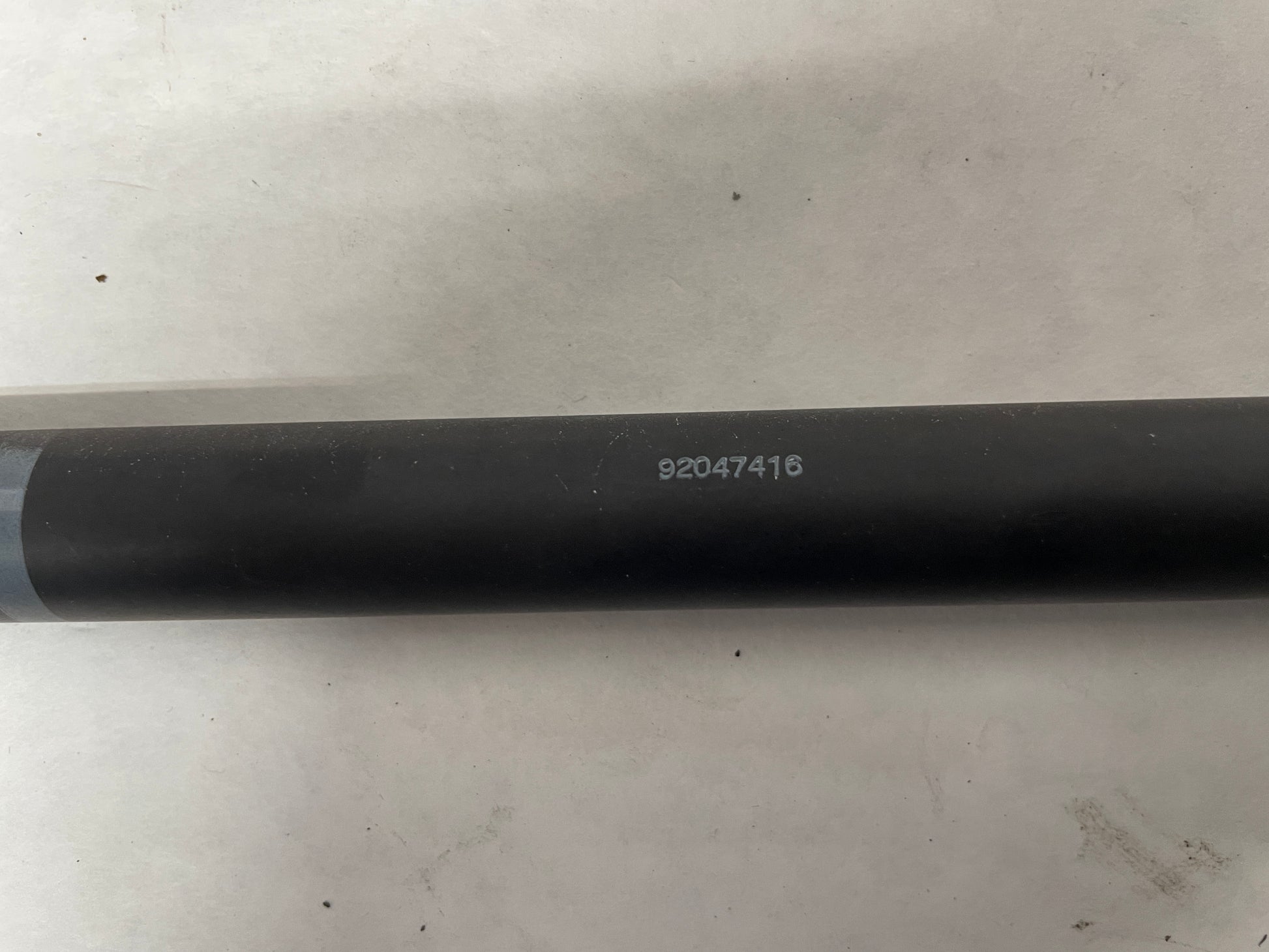 2006 Pontiac GTO RH & LH Hood Gas Lift Support Strut Shocks OEM - Day's Parts Yard