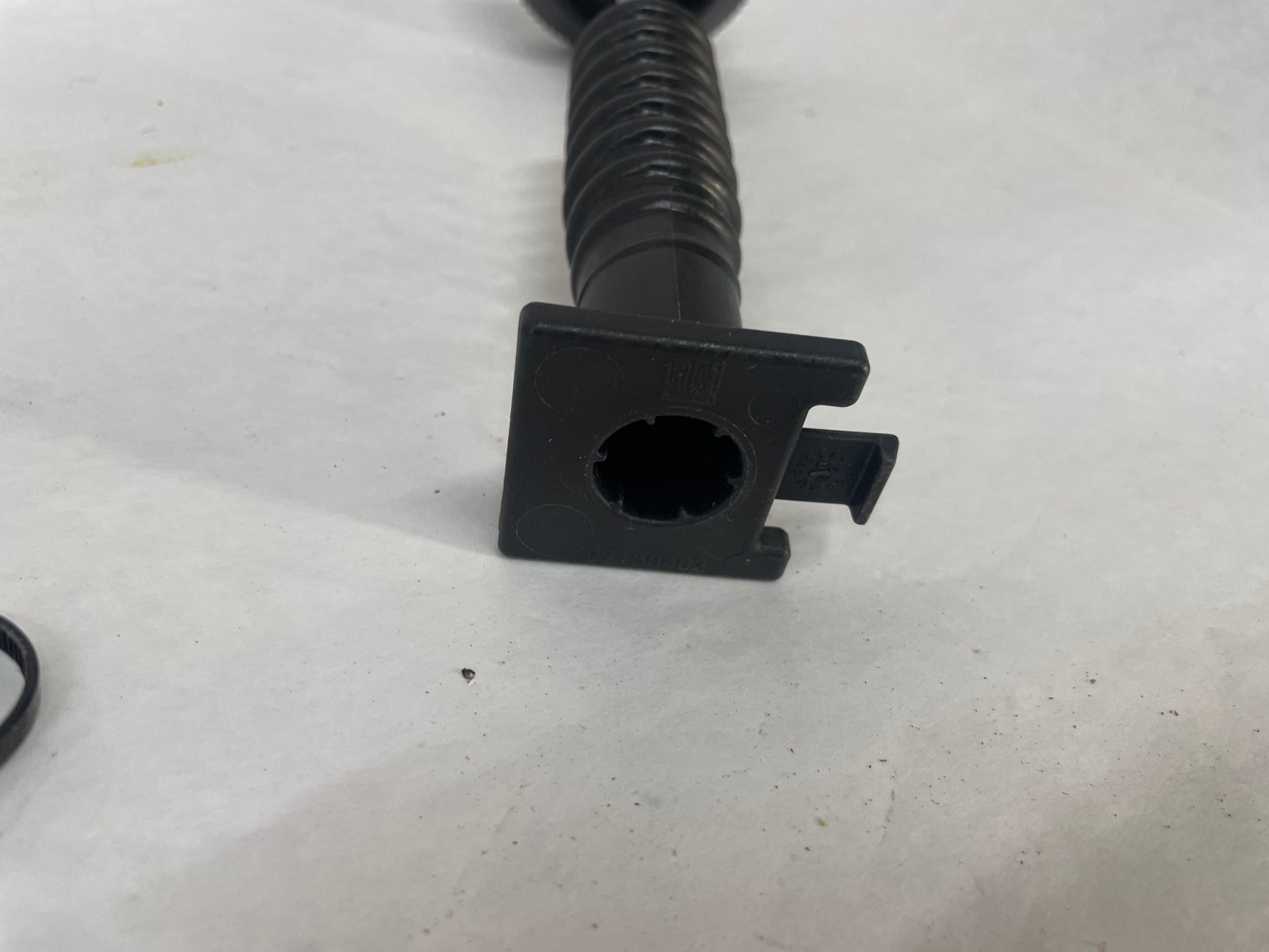 2009 Pontiac G8 GT Spare Wheel Stowage Retainer Nut Screw Bolt Stud OEM - Day's Parts Yard