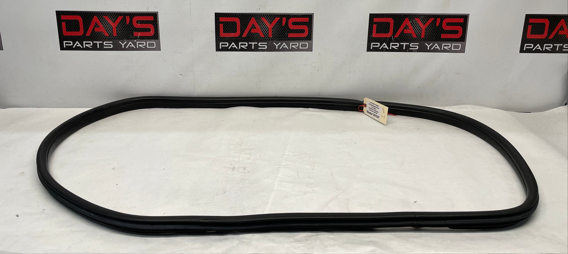 2017 Chevy SS Sedan RH Passenger Front Door Rubber Weather Strip Seal OEM - Day's Parts Yard