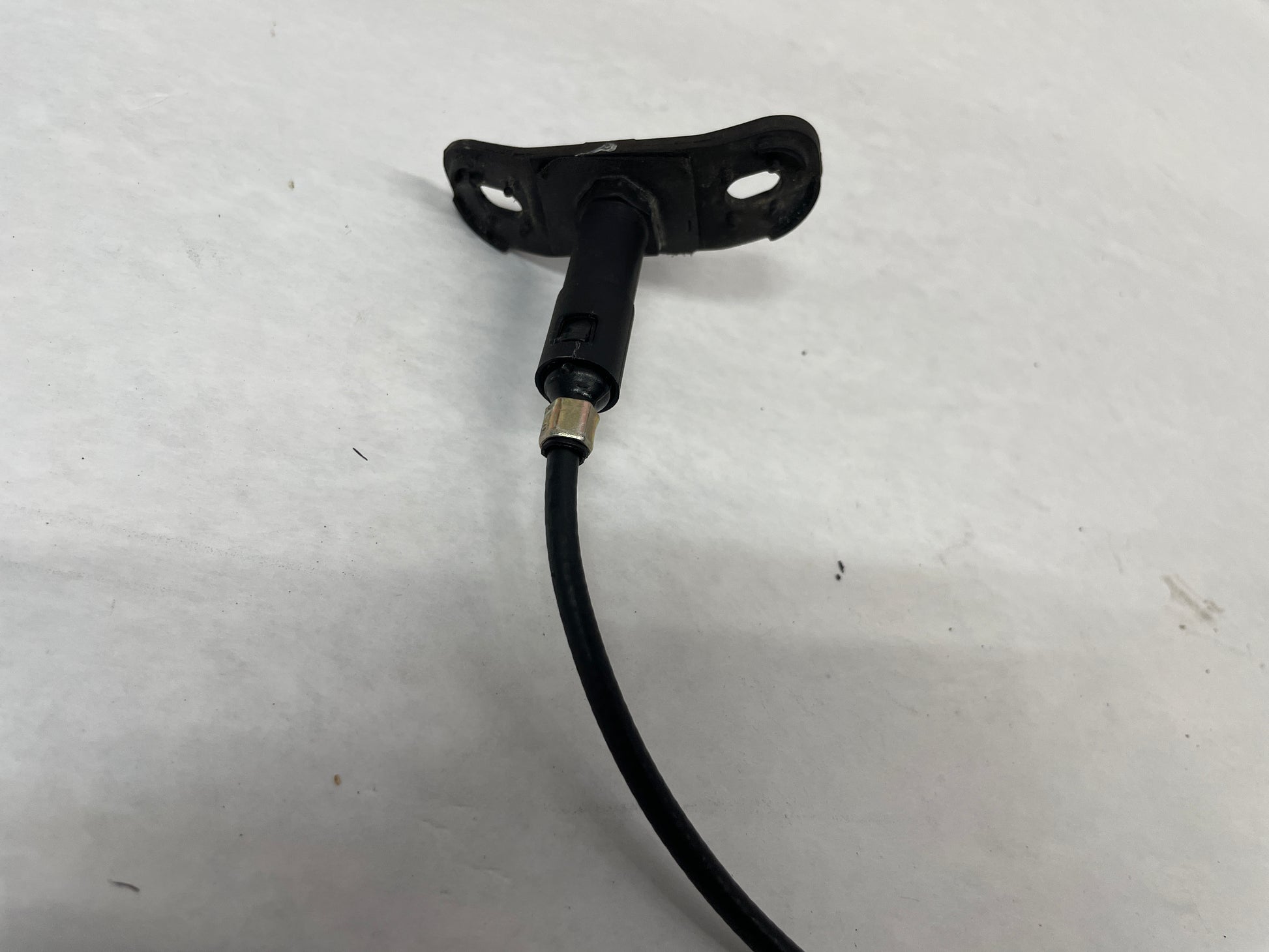 2006 Pontiac GTO Fuel Gas Door Lock Actuator w/ Cable  OEM - Day's Parts Yard