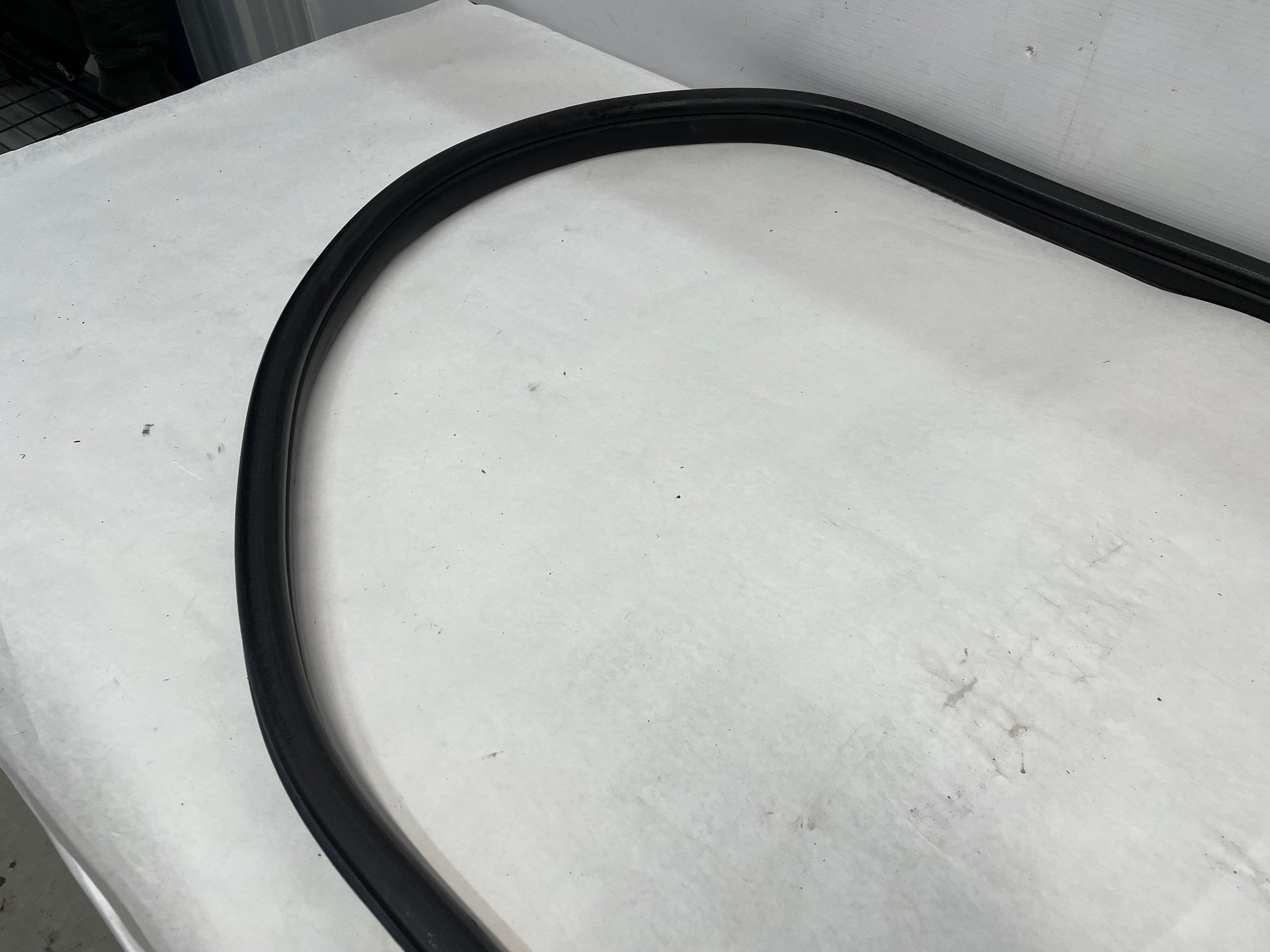 2017 Chevy SS Sedan RH Passenger Front Door Rubber Weather Strip Seal OEM - Day's Parts Yard