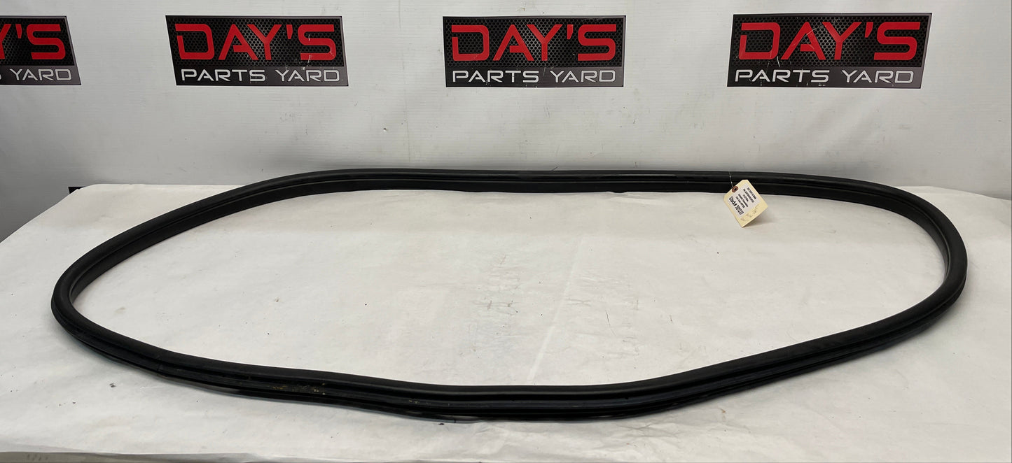 2017 Chevy SS Sedan LH Driver Front Door Rubber Weather Strip Seal OEM - Day's Parts Yard