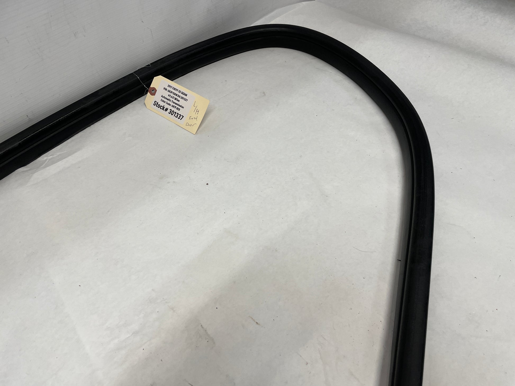 2017 Chevy SS Sedan LH Driver Front Door Rubber Weather Strip Seal OEM - Day's Parts Yard