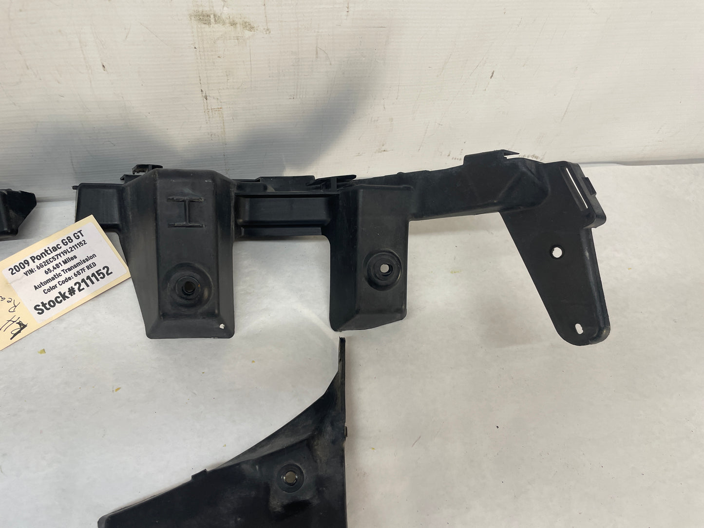 2009 Pontiac G8 GT Complete Rear Bumper Brackets Mounts Supports Guides Set OEM - Day's Parts Yard