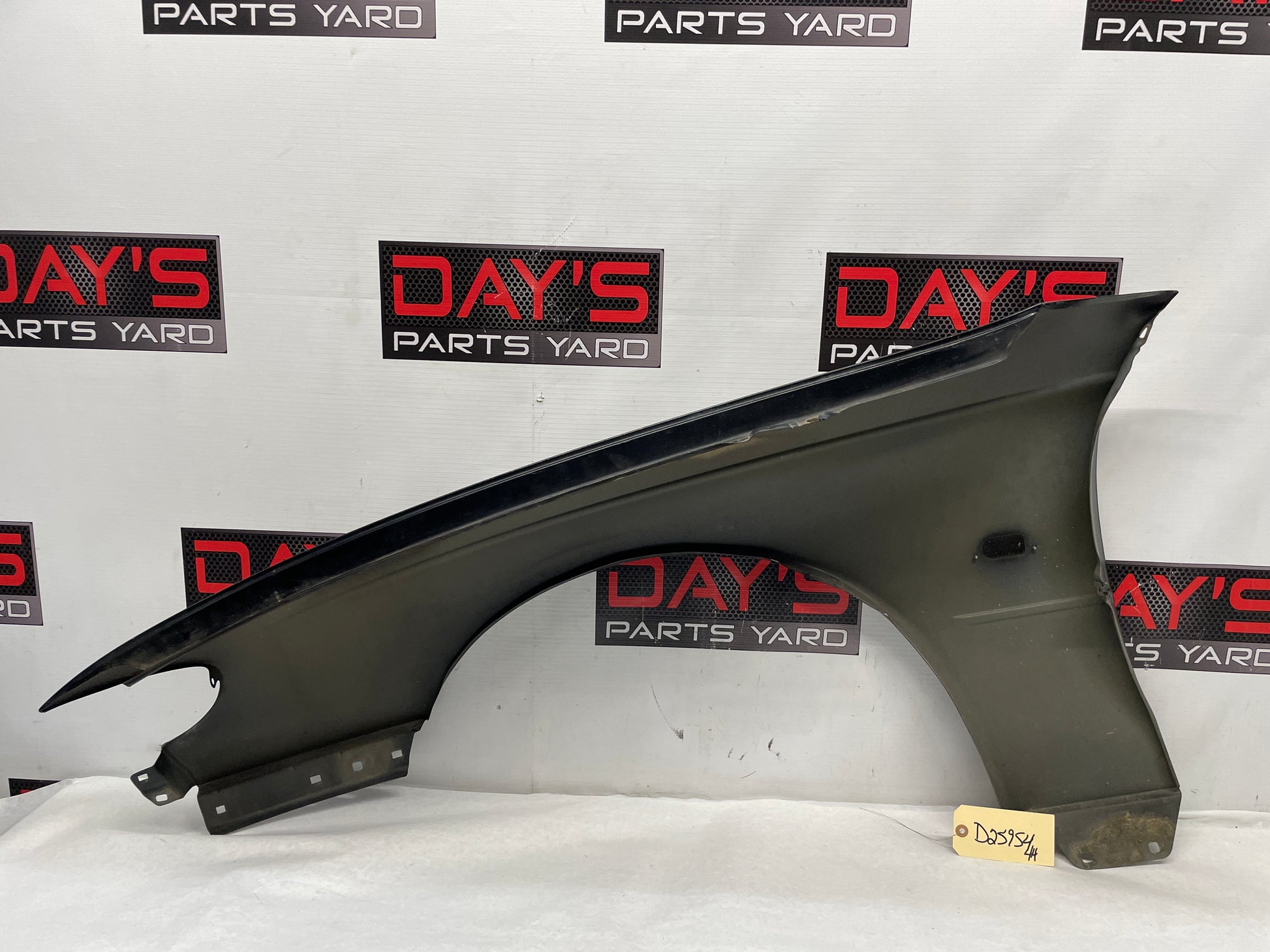 2006 Pontiac GTO RH Passenger Fender OEM - Day's Parts Yard