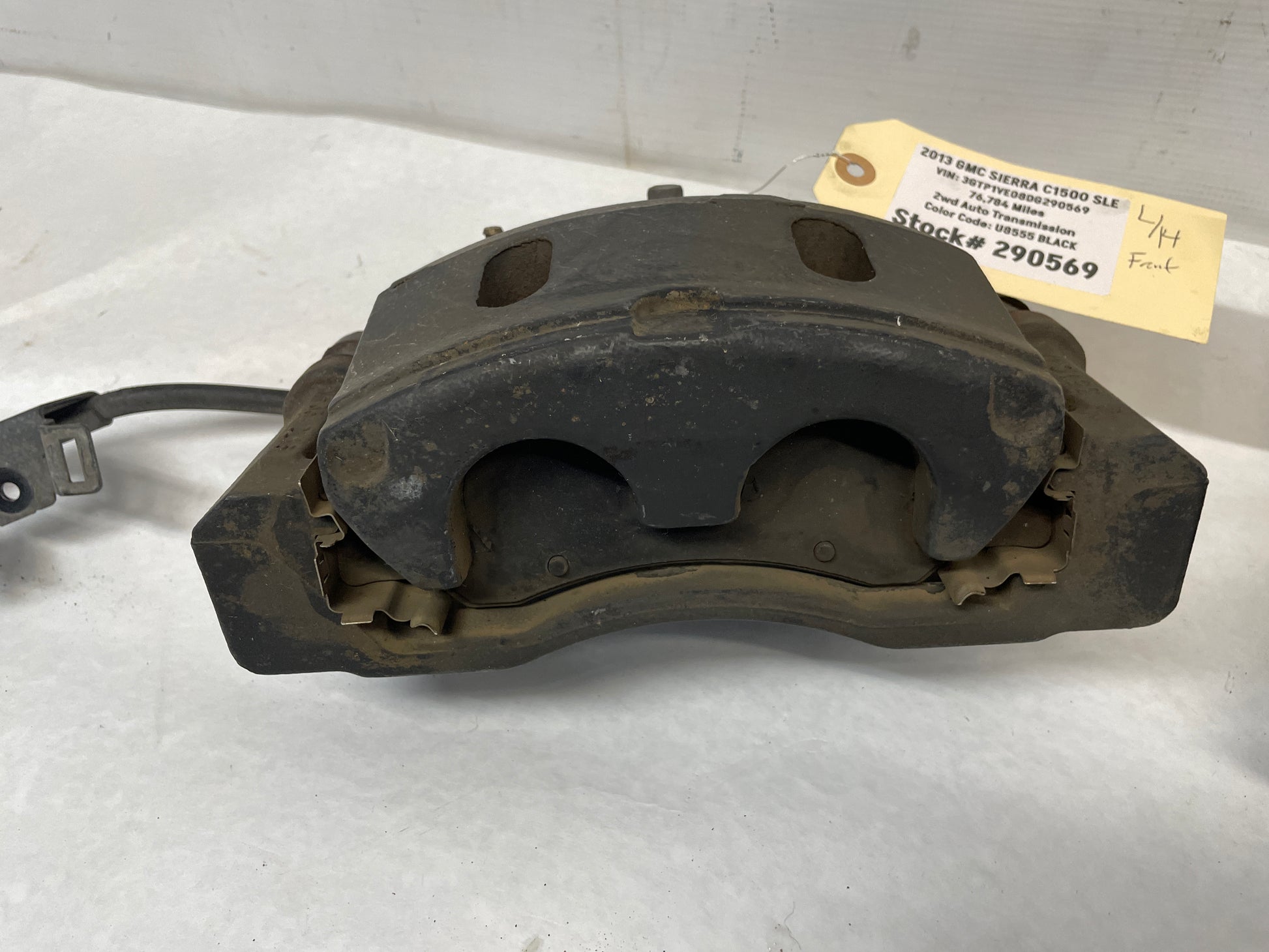 2013 GMC Sierra C1500 SLE RH & LH Front Brake Calipers OEM - Day's Parts Yard