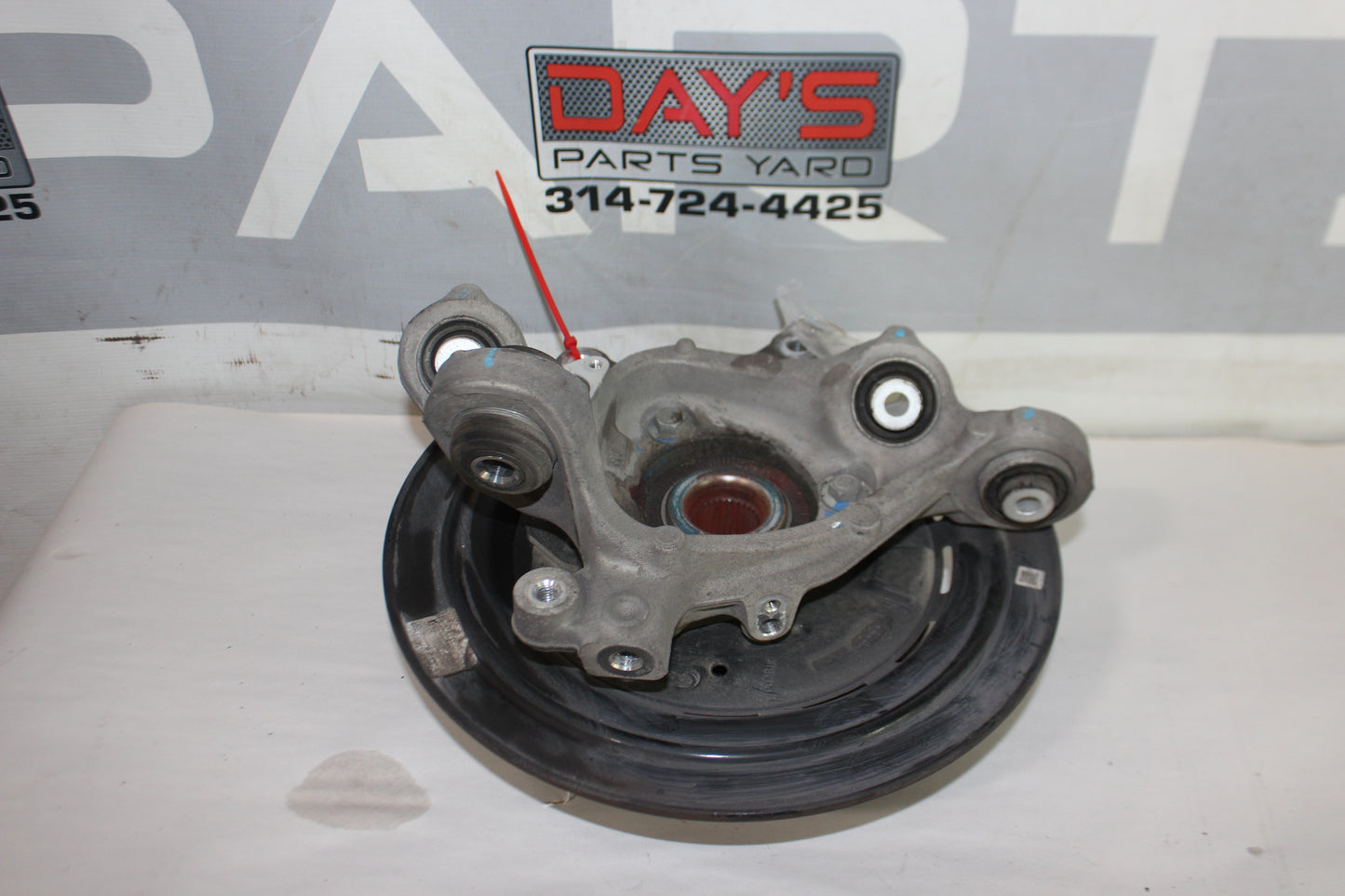 2016 Cadillac CTS-V Rear RH Passenger Knuckle Spindle Hub OEM