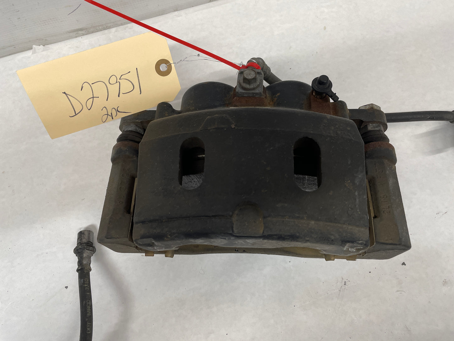 2013 GMC Sierra C1500 SLE RH & LH Front Brake Calipers OEM - Day's Parts Yard