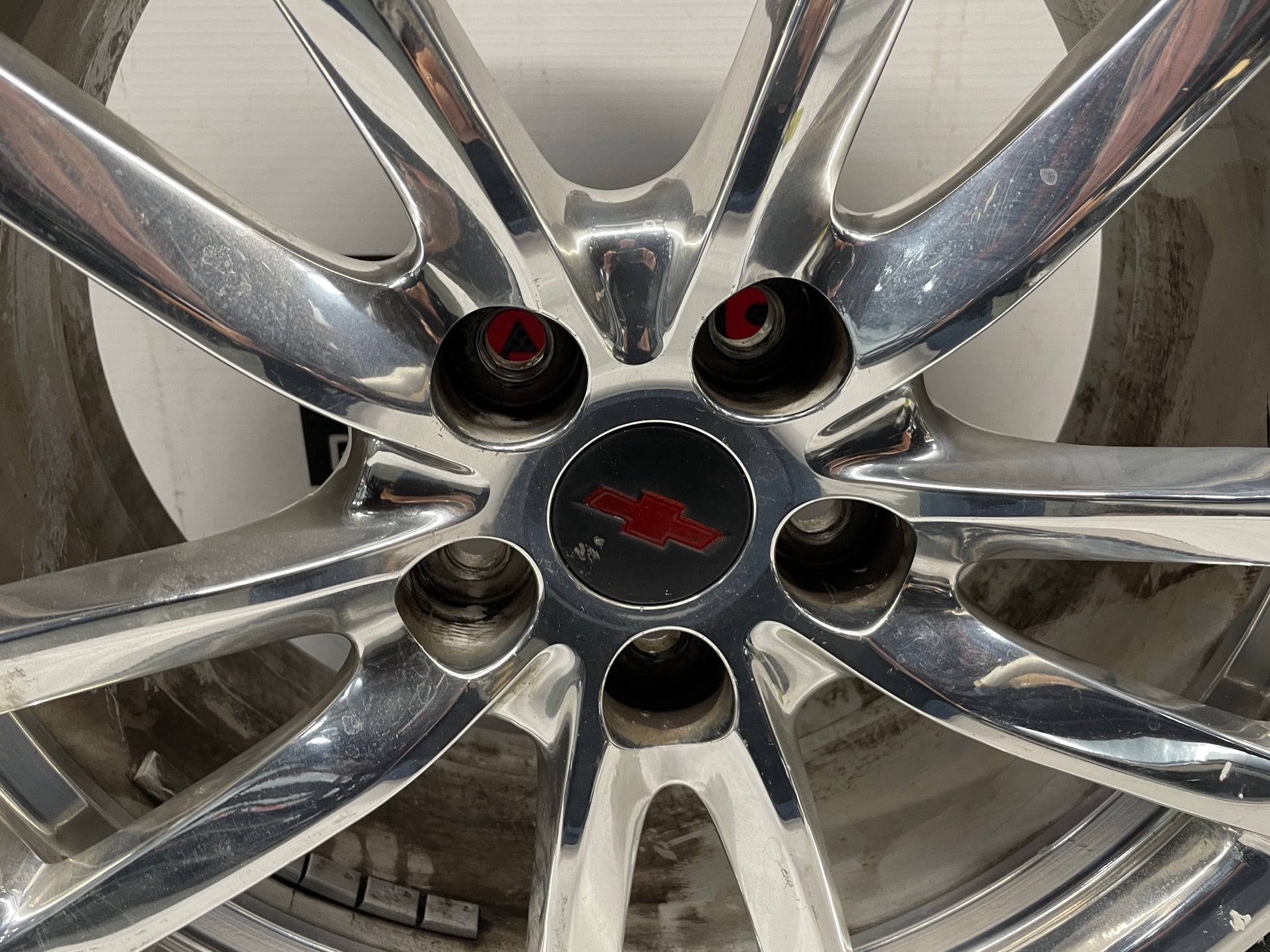 2014 Chevy SS Sedan Factory OEM Front Wheel w/ Bridgestone Potenza Tire 19X8.5 - Day's Parts Yard