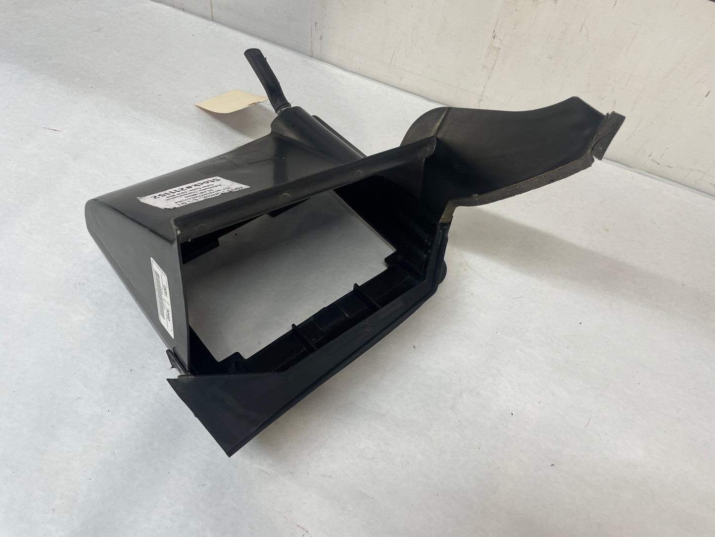 2009 Pontiac G8 GT Cabin Air Filter Heater Box Plastic Housing OEM - Day's Parts Yard