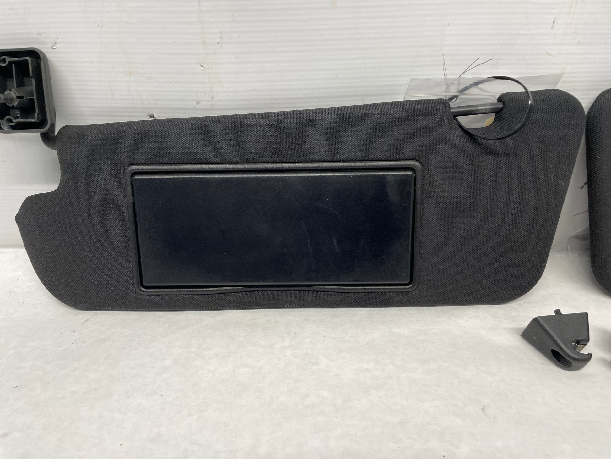 2006 Pontiac GTO RH & LH Sun Visors Sunvisors w/ Clips OEM - Day's Parts Yard